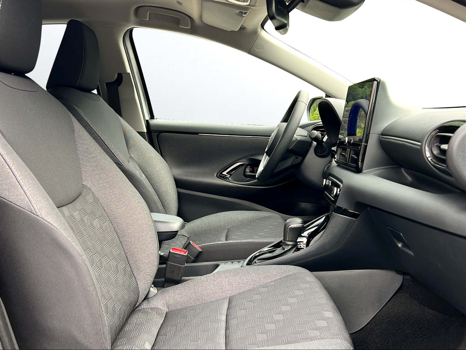 TOYOTA Yaris 1.5 Trend e-CVT-image-10