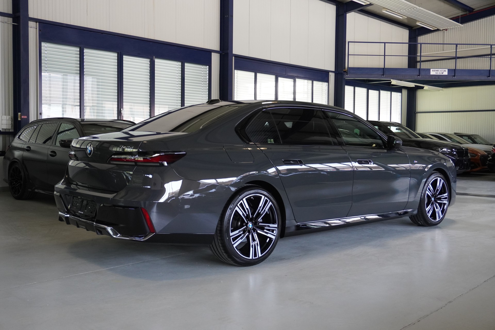 BMW 740d xDrive 48V M Sport Steptronic // Individual Dravitgrau // BMW Werksgarantie bis 07/2028 //-image-4