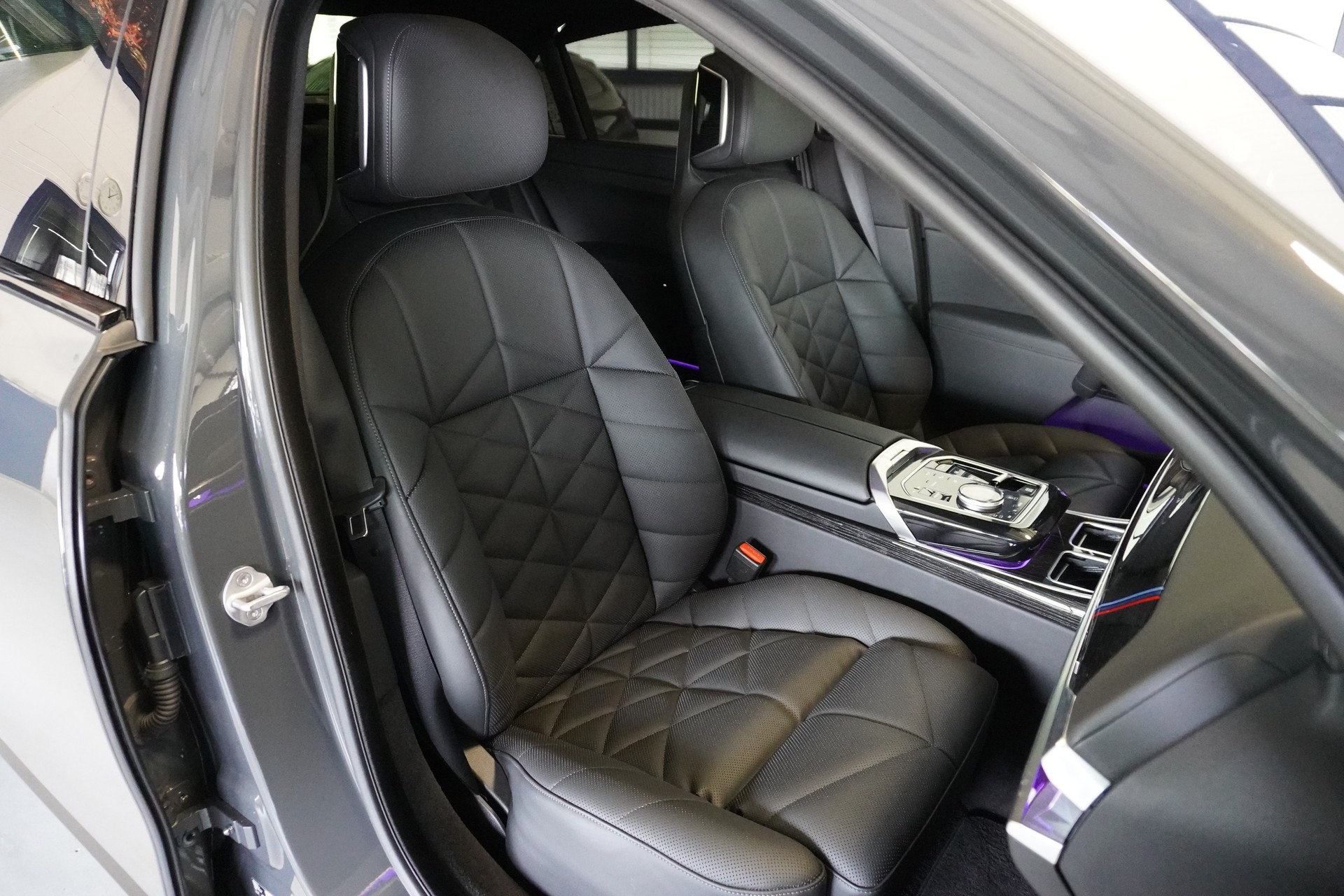 BMW 740d xDrive 48V M Sport Steptronic // Individual Dravitgrau // BMW Werksgarantie bis 07/2028 //-image-10