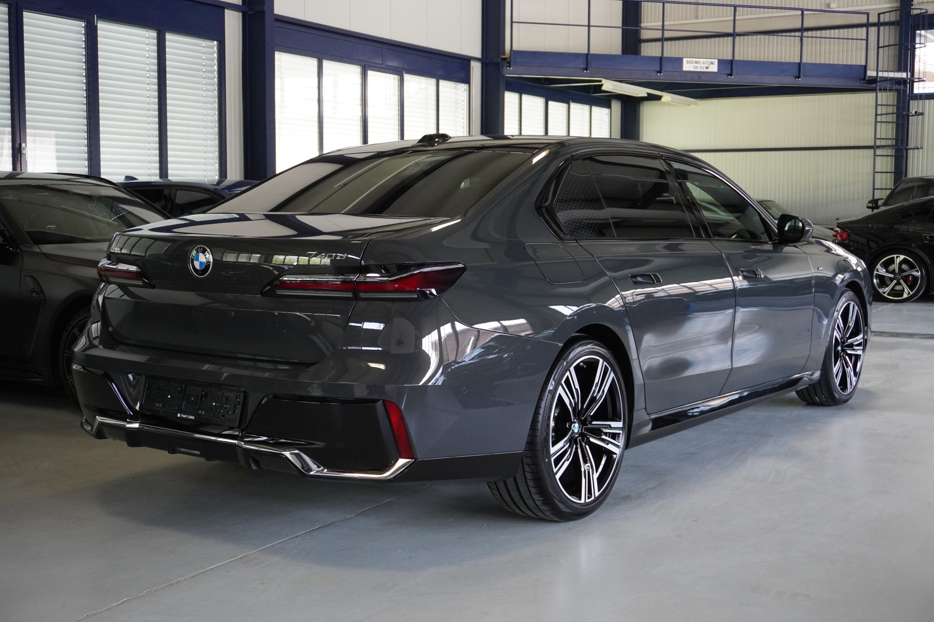 BMW 740d xDrive 48V M Sport Steptronic // Individual Dravitgrau // BMW Werksgarantie bis 07/2028 //-image-5
