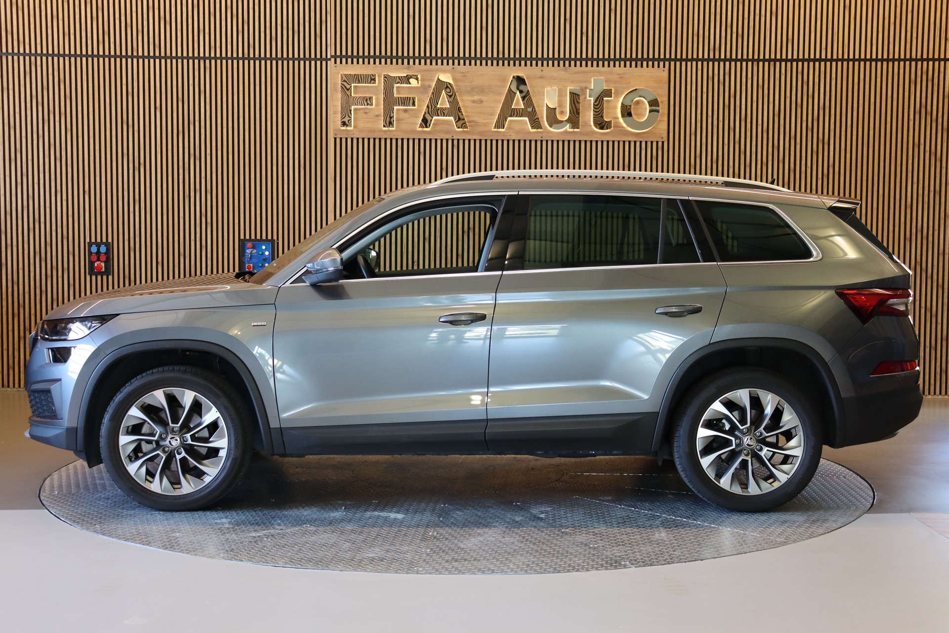 SKODA Kodiaq 2.0 TDI Clever 4x4 DSG-image-9
