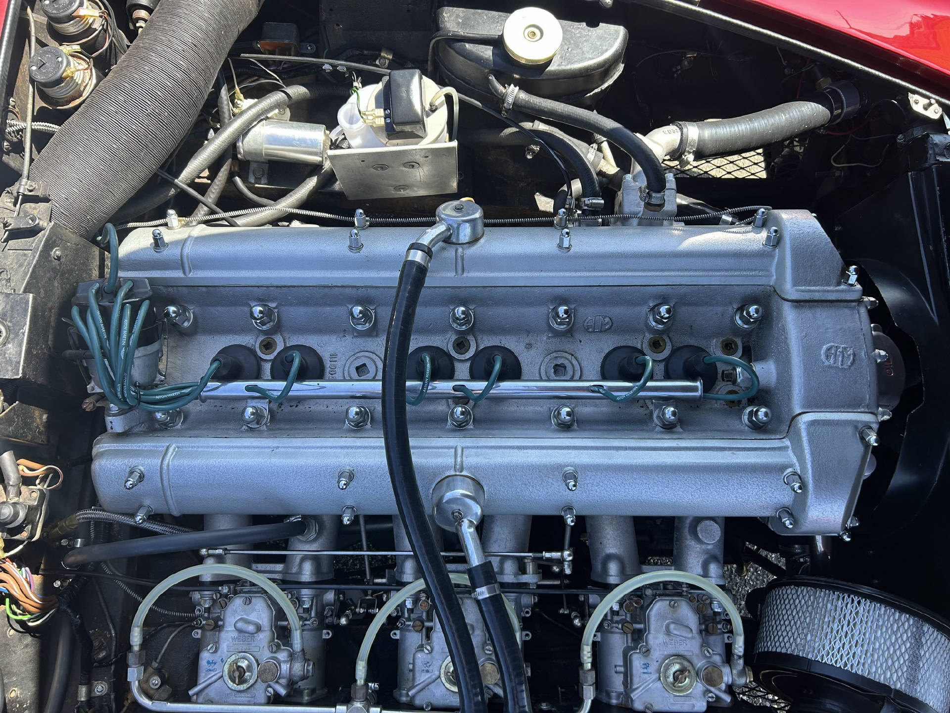 ASTON MARTIN DB6-image-17