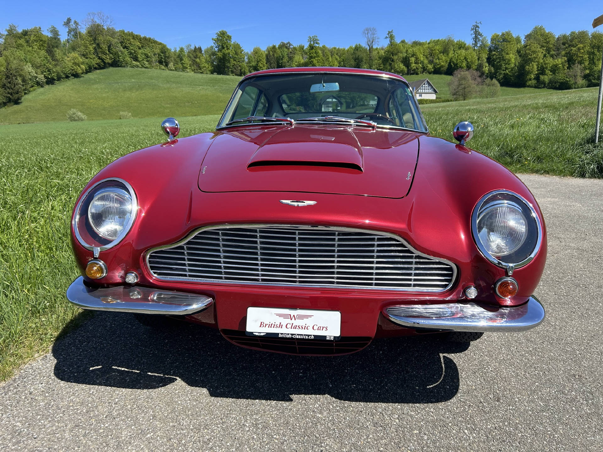 ASTON MARTIN DB6-image-4