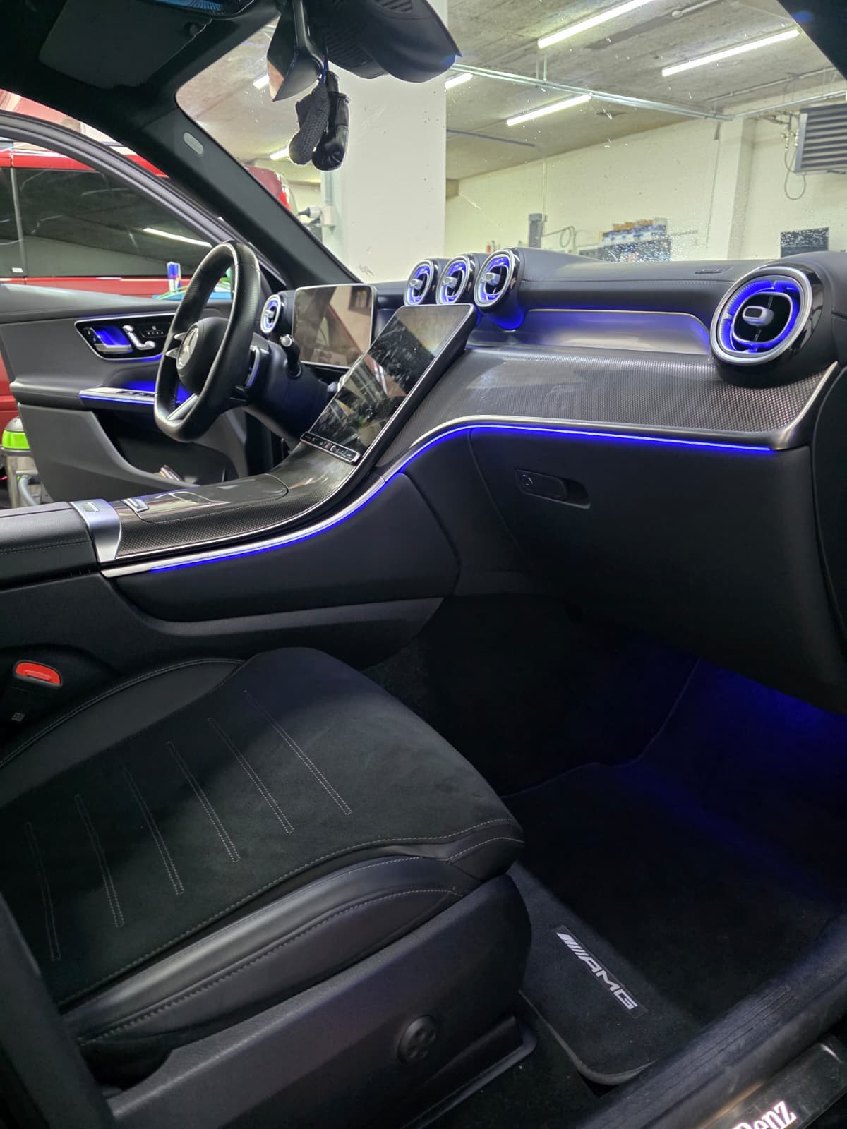 MERCEDES-BENZ GLC 300 d 4Matic 9G-Tronic-image-5