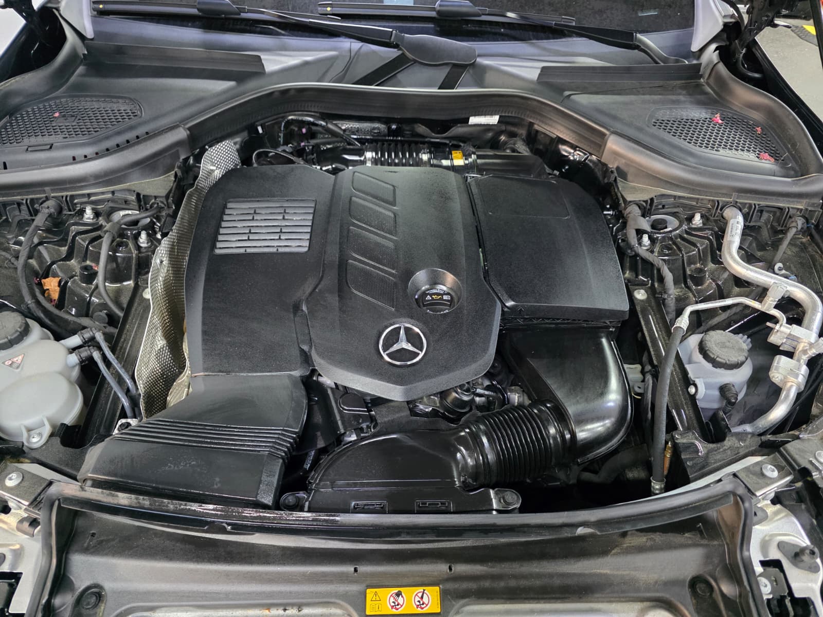 MERCEDES-BENZ GLC 300 d 4Matic 9G-Tronic-image-11