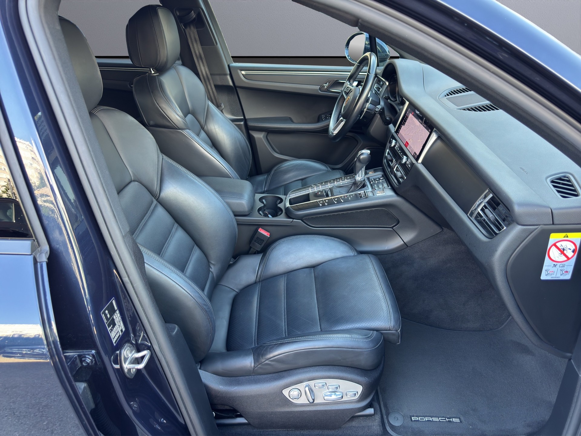 PORSCHE Macan PDK-image-15