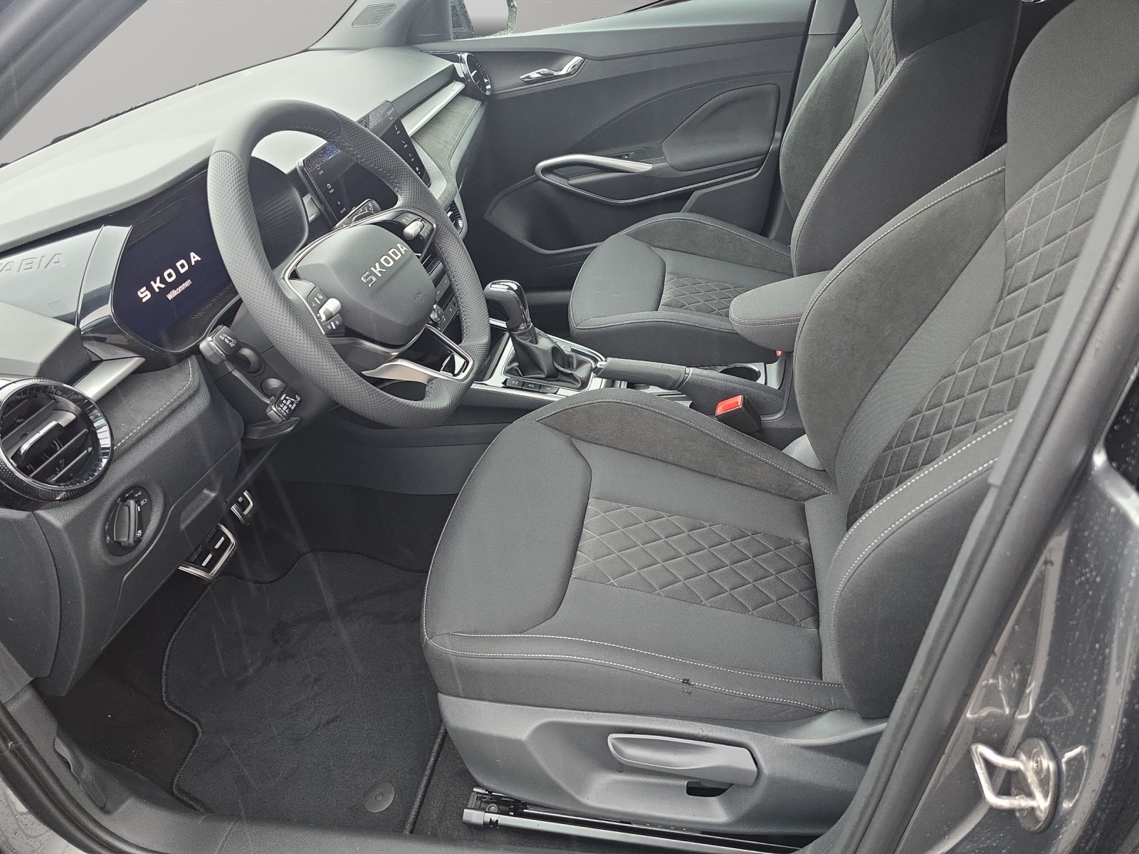SKODA Fabia 1.0 TSI Dynamic DSG-image-3