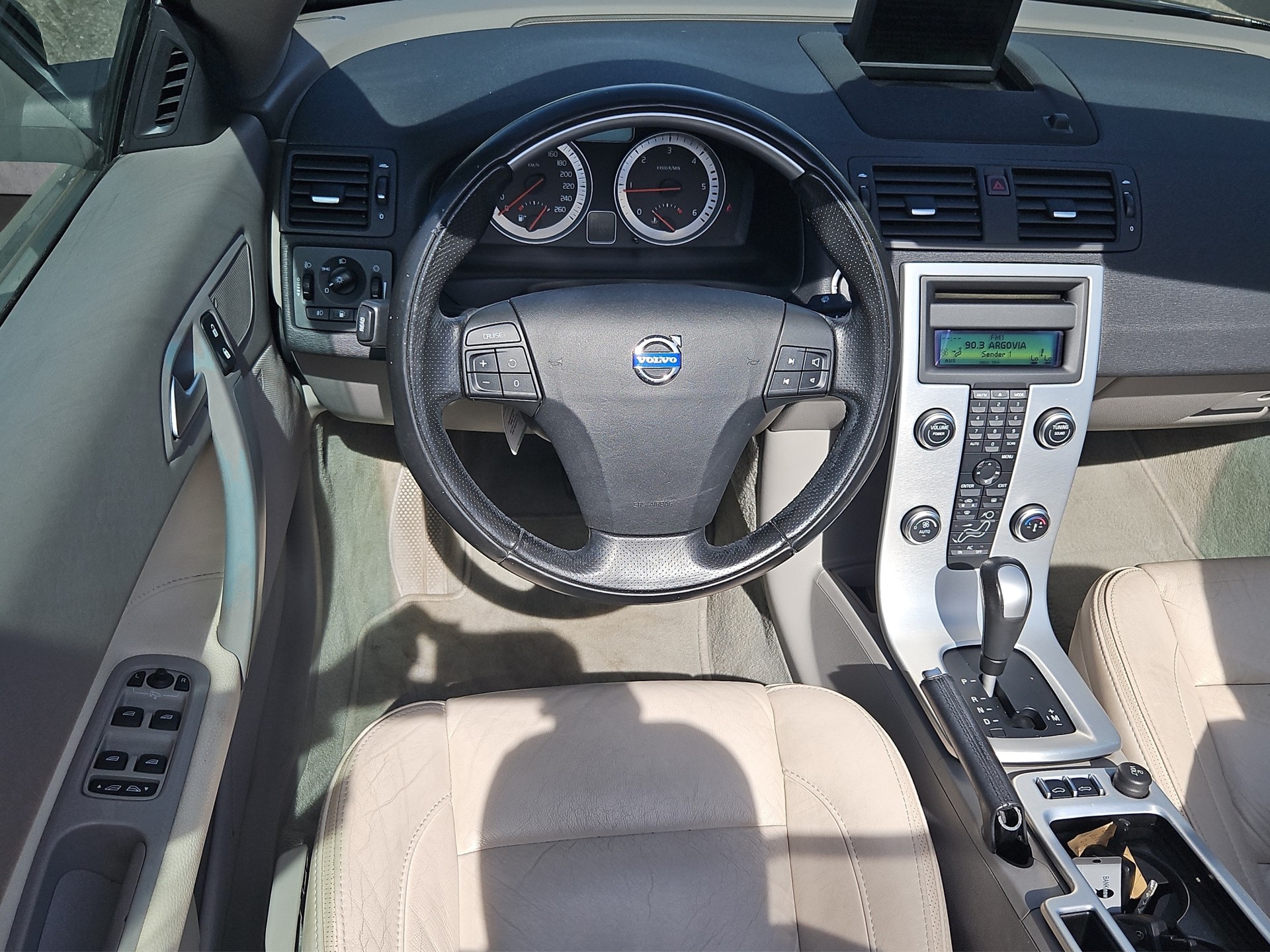 VOLVO C70 2.0D Momentum Powershift-image-7