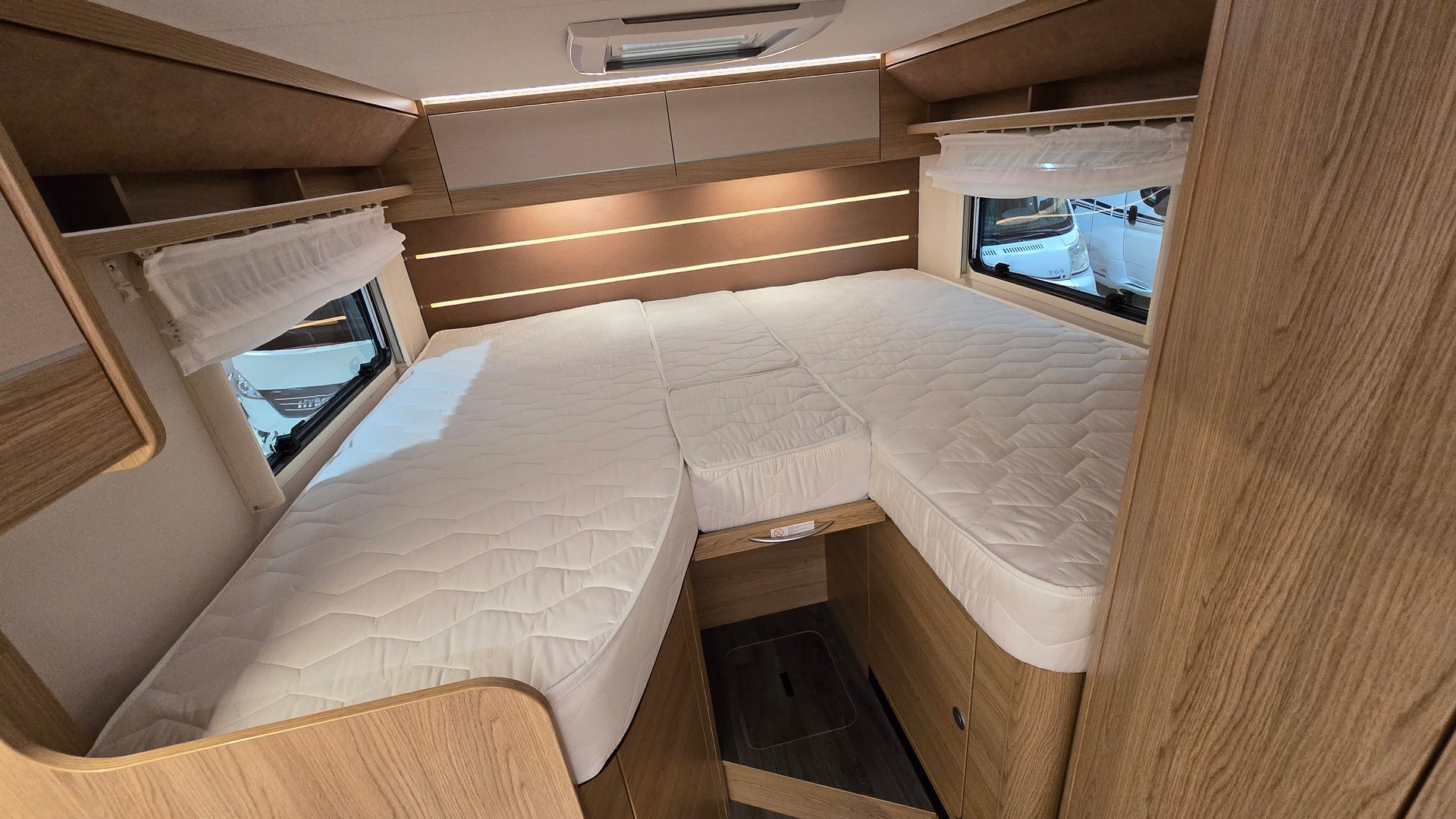 LMC Cruiser V 646, Fiat Ducato 2.2MJT 140PS- Automat-image-13
