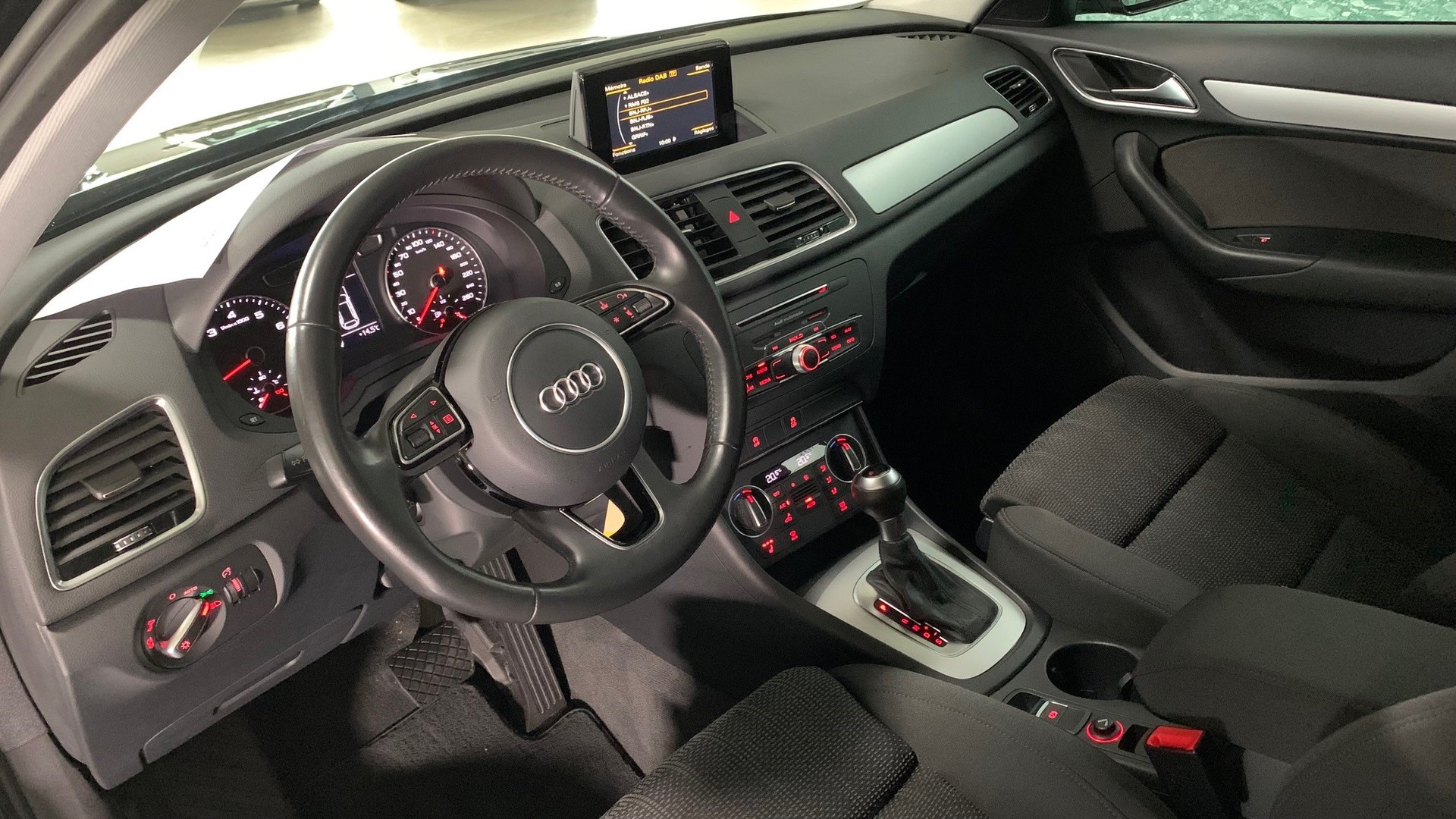 AUDI Q3 1.4 TFSI sport S-tronic-image-2