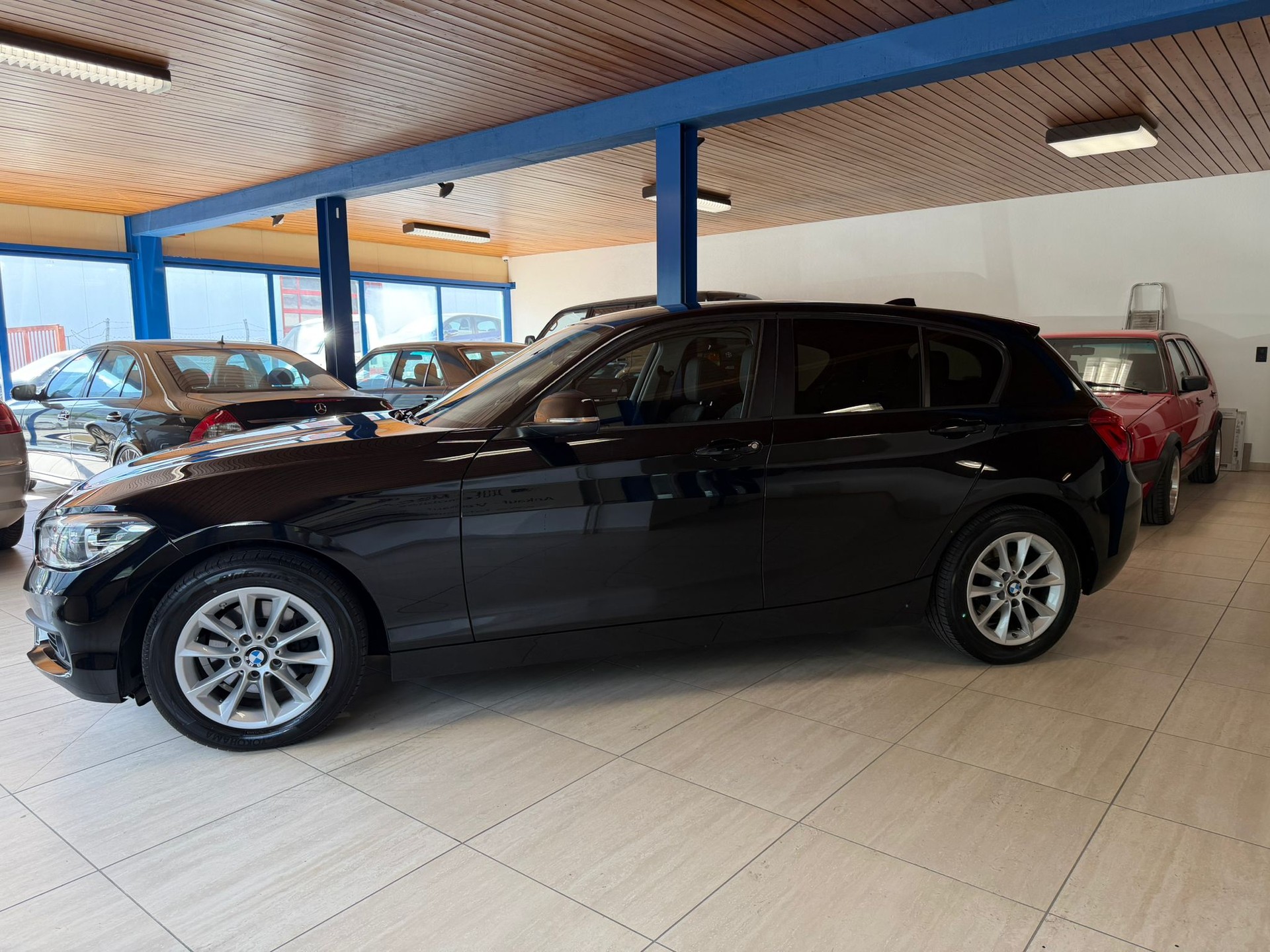 BMW 118d xDrive-image-4