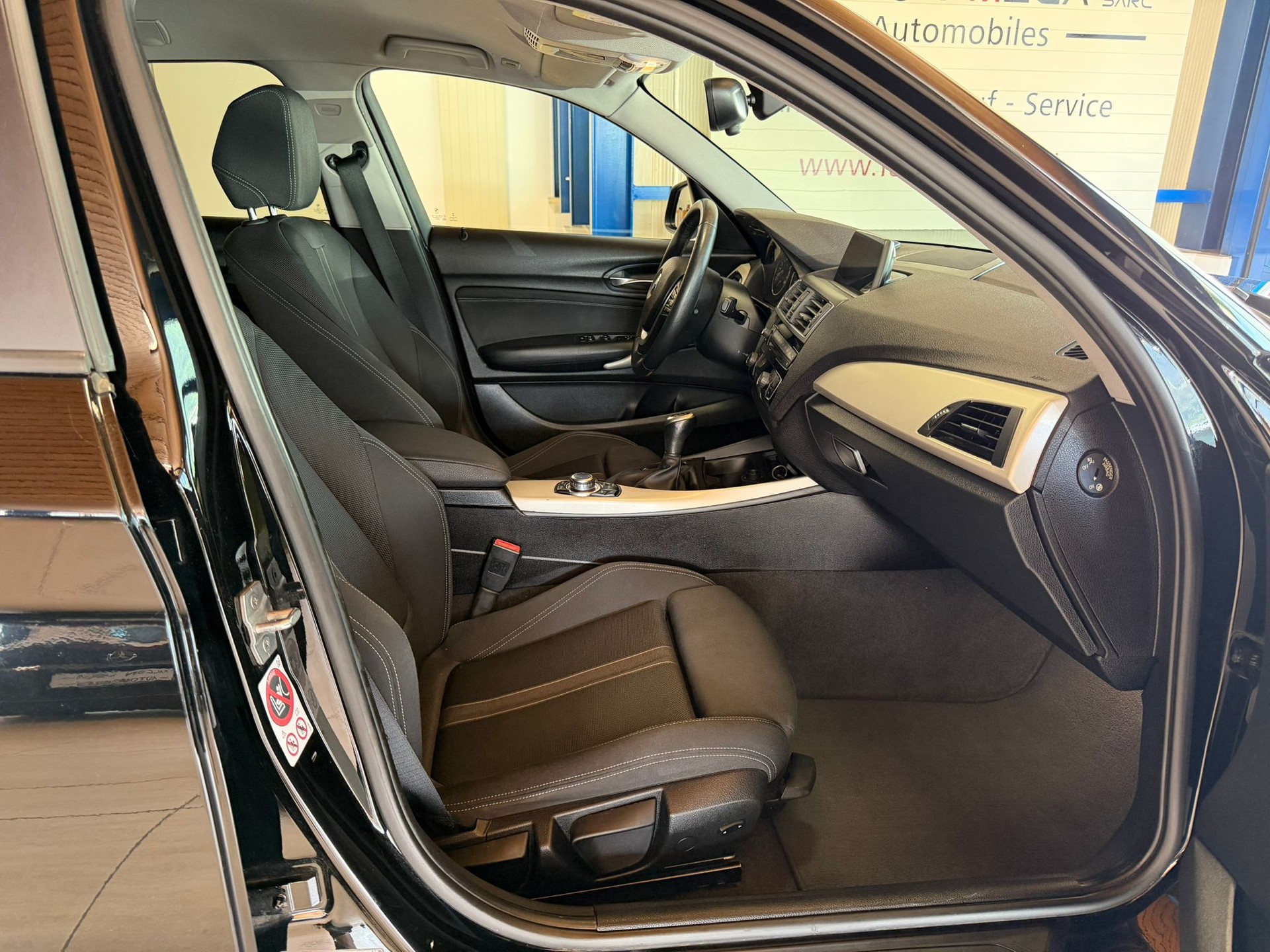 BMW 118d xDrive-image-18