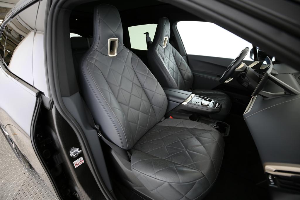 BMW iX xDrive50-image-13