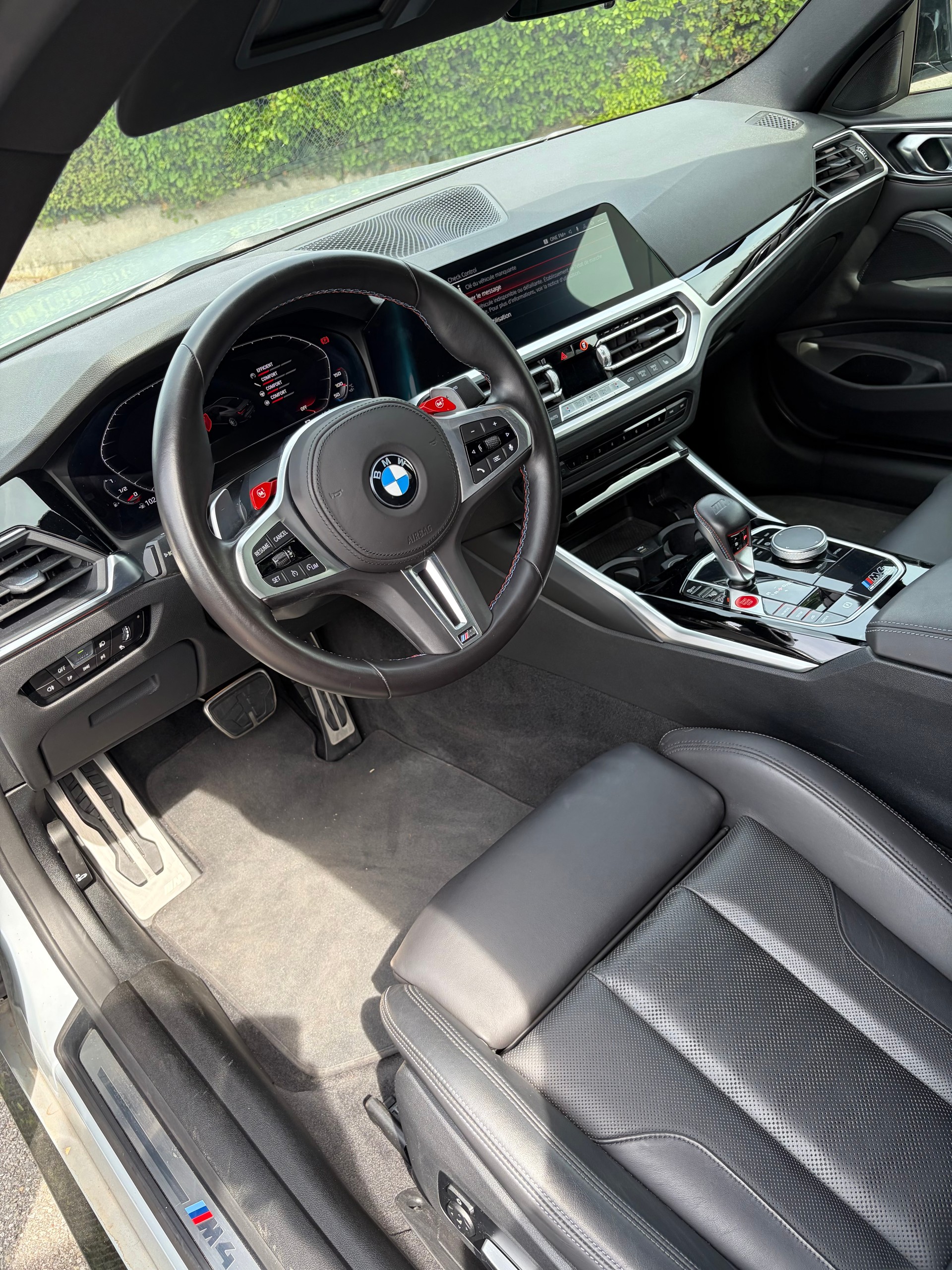 BMW M4 Competition xDrive-image-3