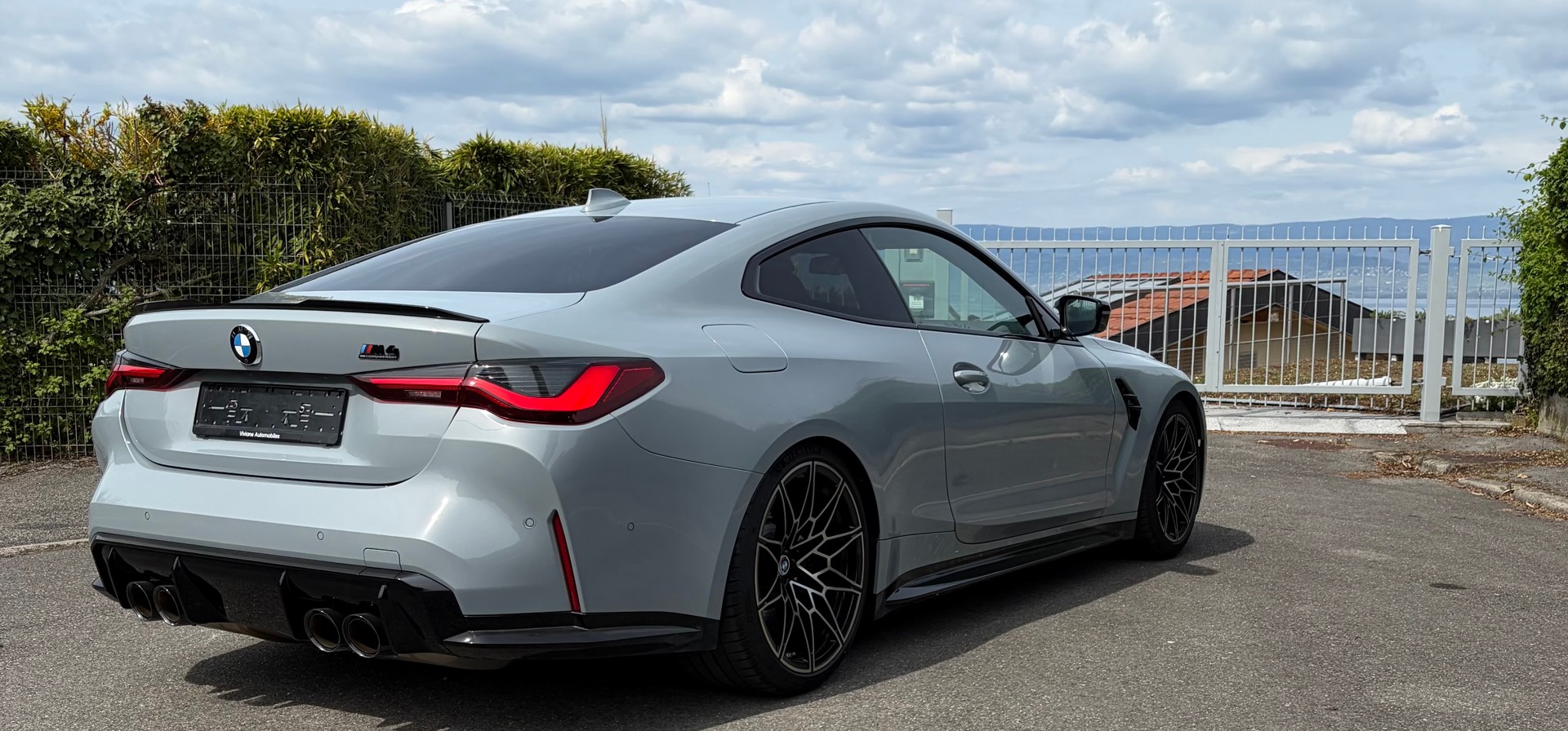 BMW M4 Competition xDrive-image-2