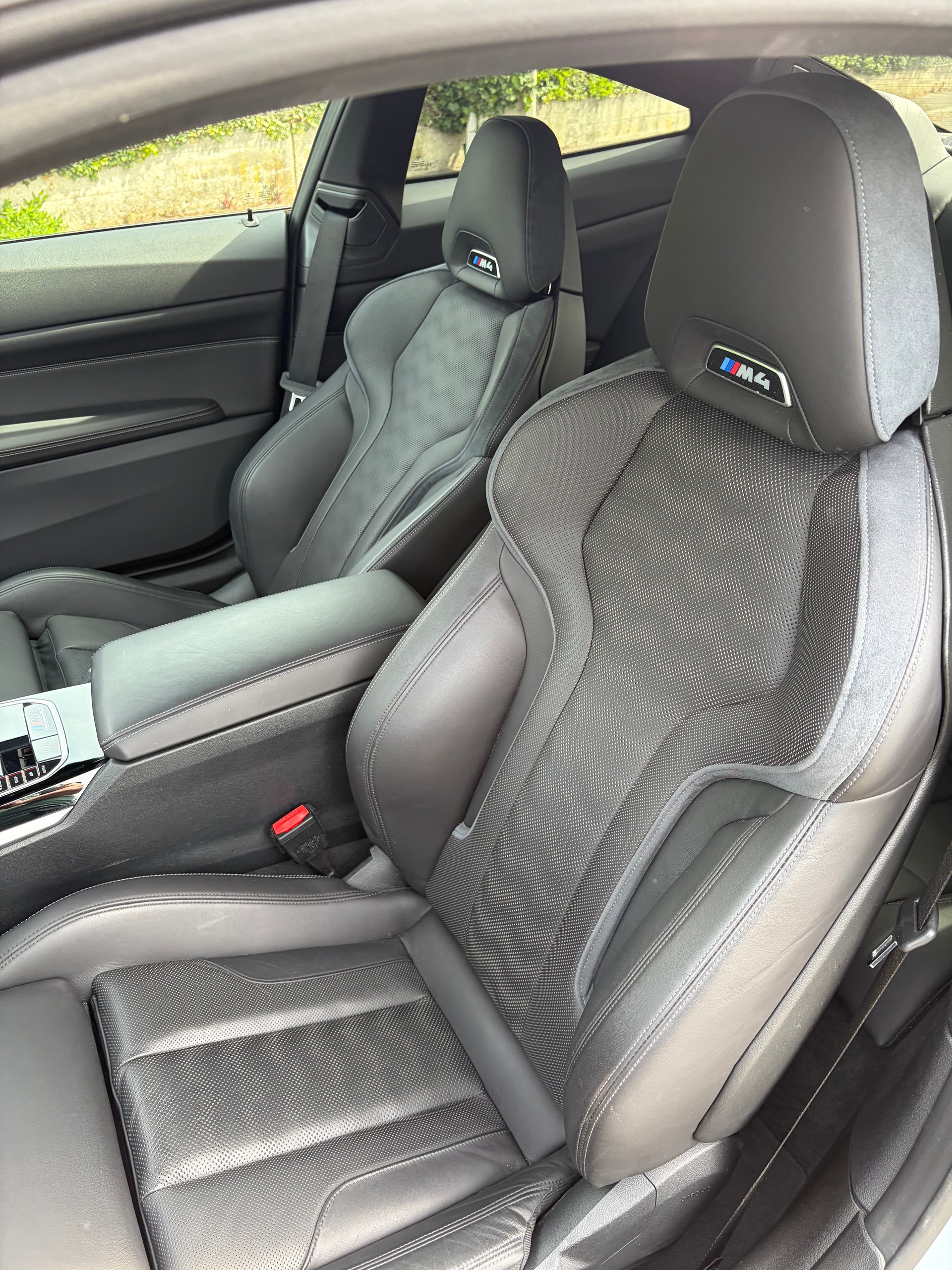 BMW M4 Competition xDrive-image-5
