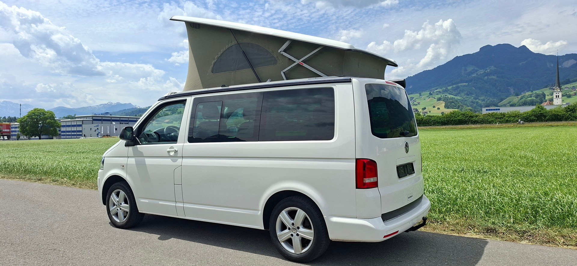VW T5 California 2.0 TDI Beach DSG-image-1
