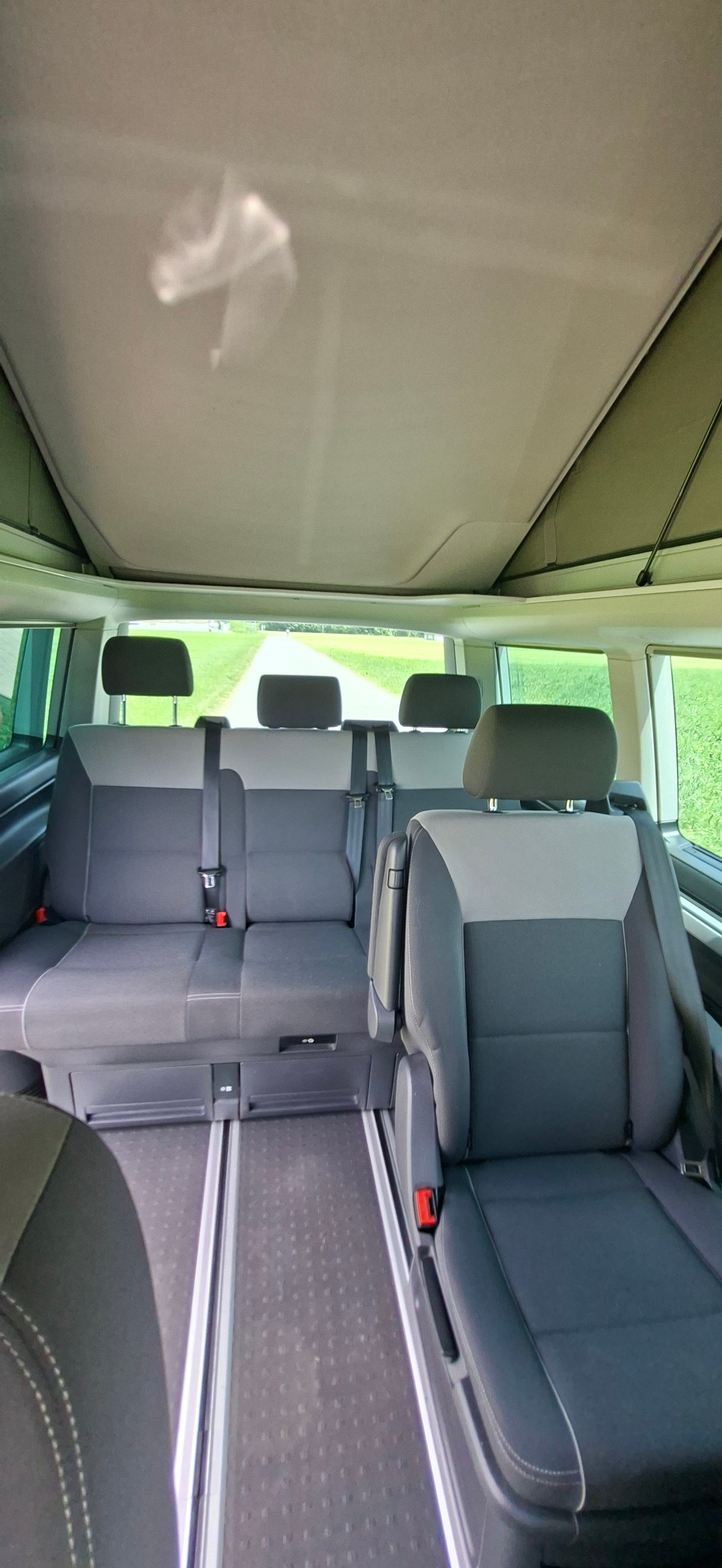 VW T5 California 2.0 TDI Beach DSG-image-8