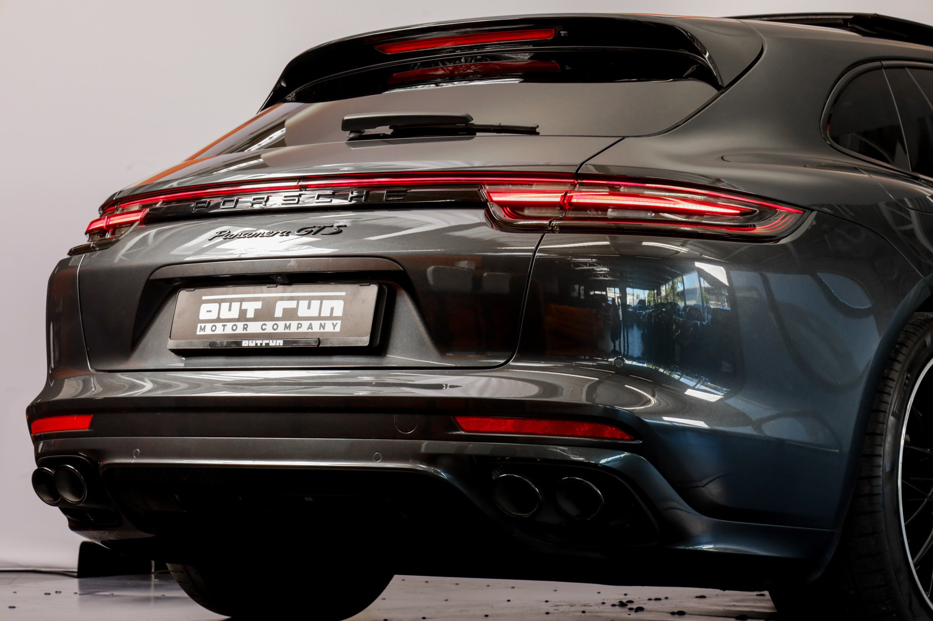 PORSCHE Panamera GTS Sport Turismo PDK-image-4