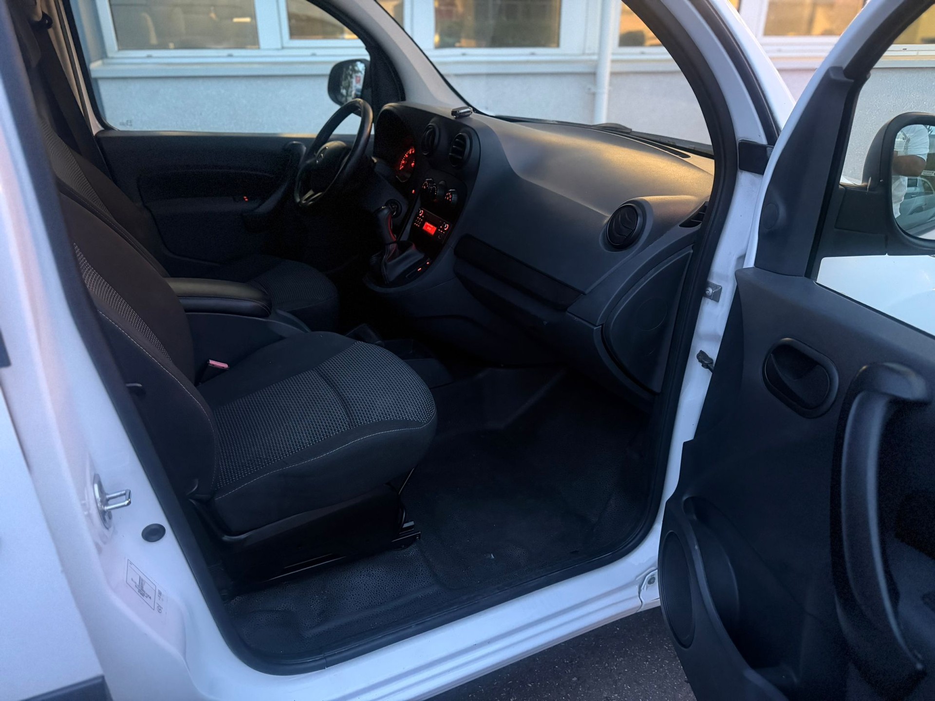 MERCEDES-BENZ Citan 109 CDI EL Euro 5-image-7