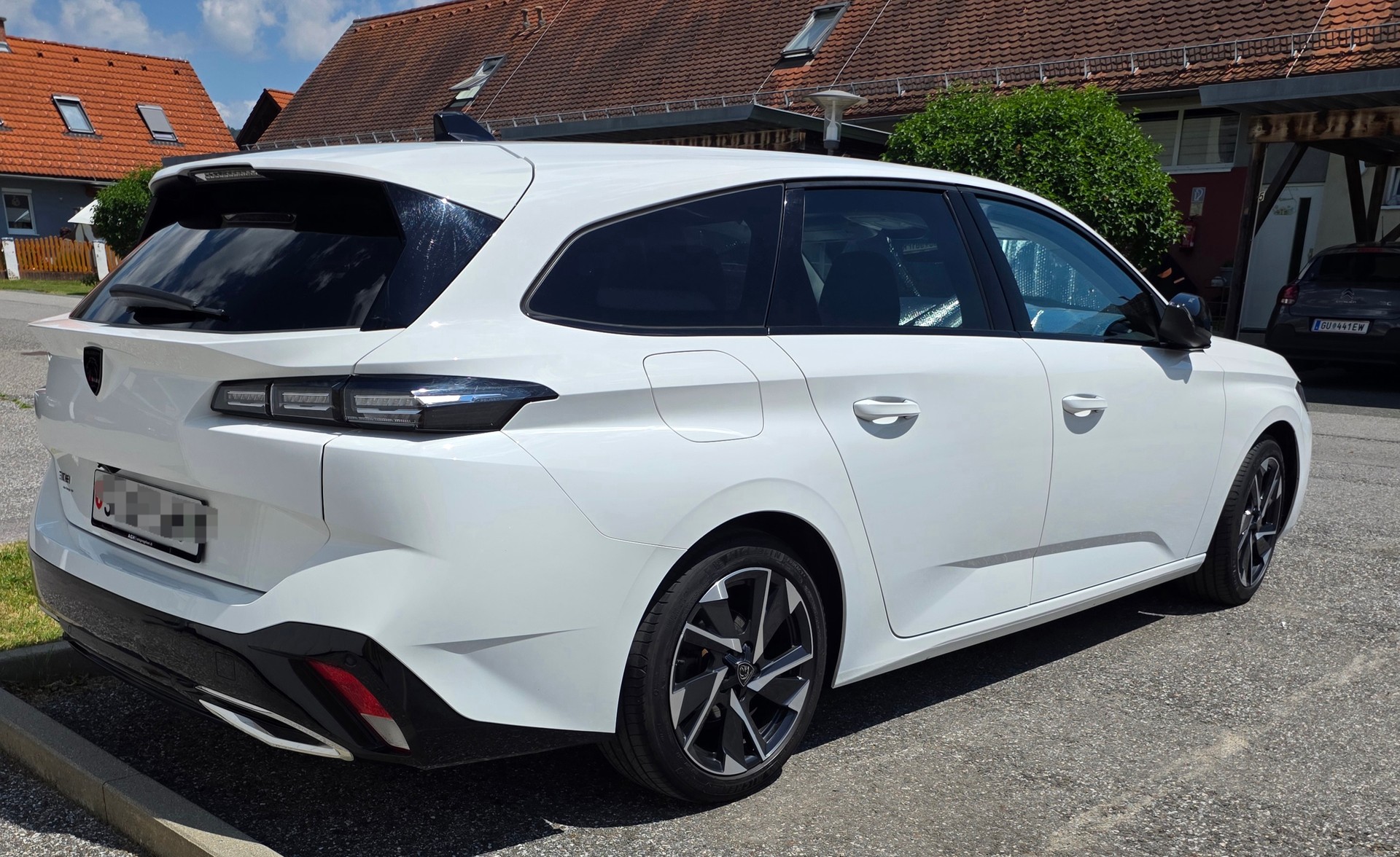 PEUGEOT 1.5 blue hdi allure pack .Original lack.2 Besitz-image-2