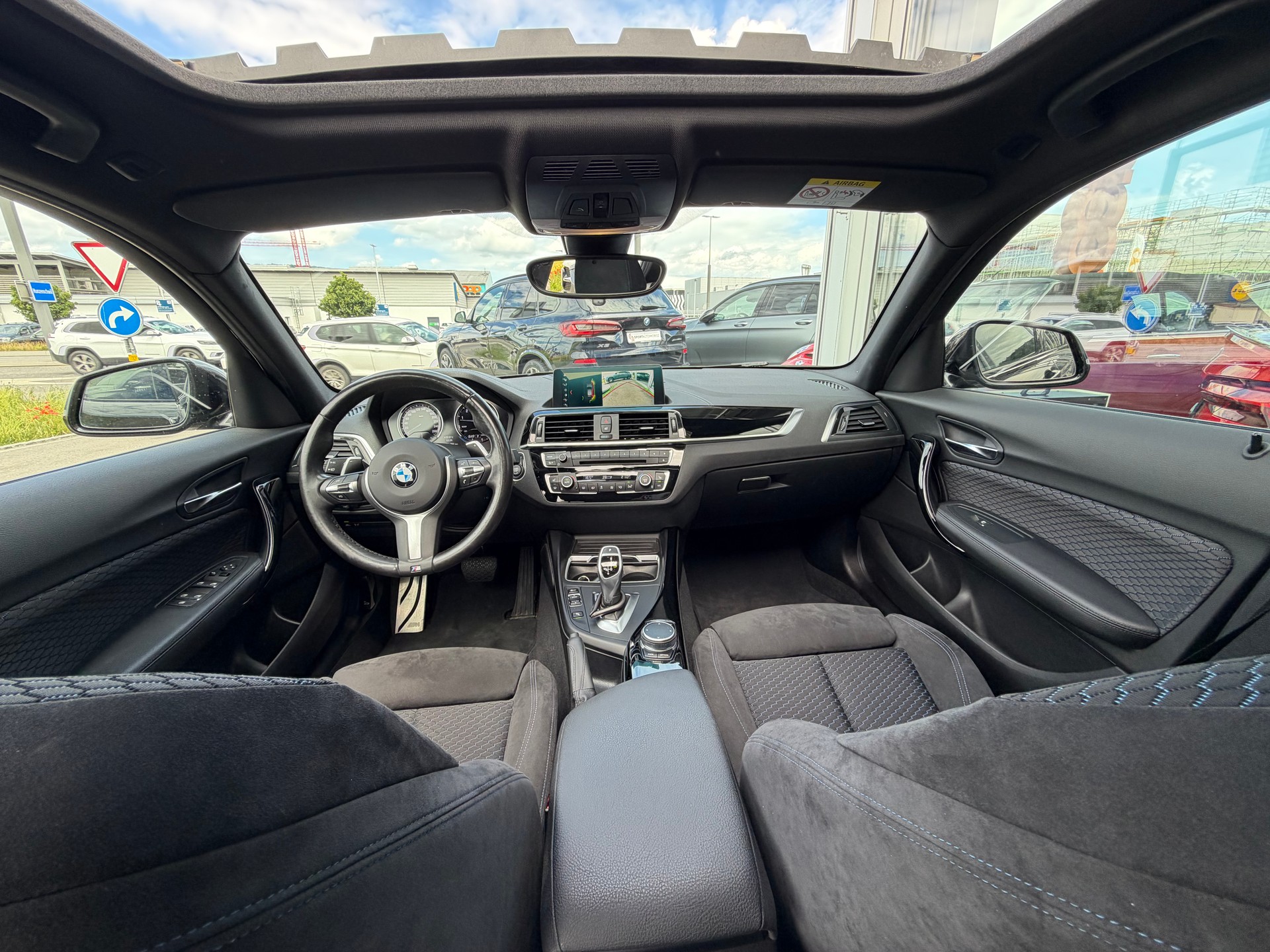 BMW M140i xDrive Steptronic-image-13