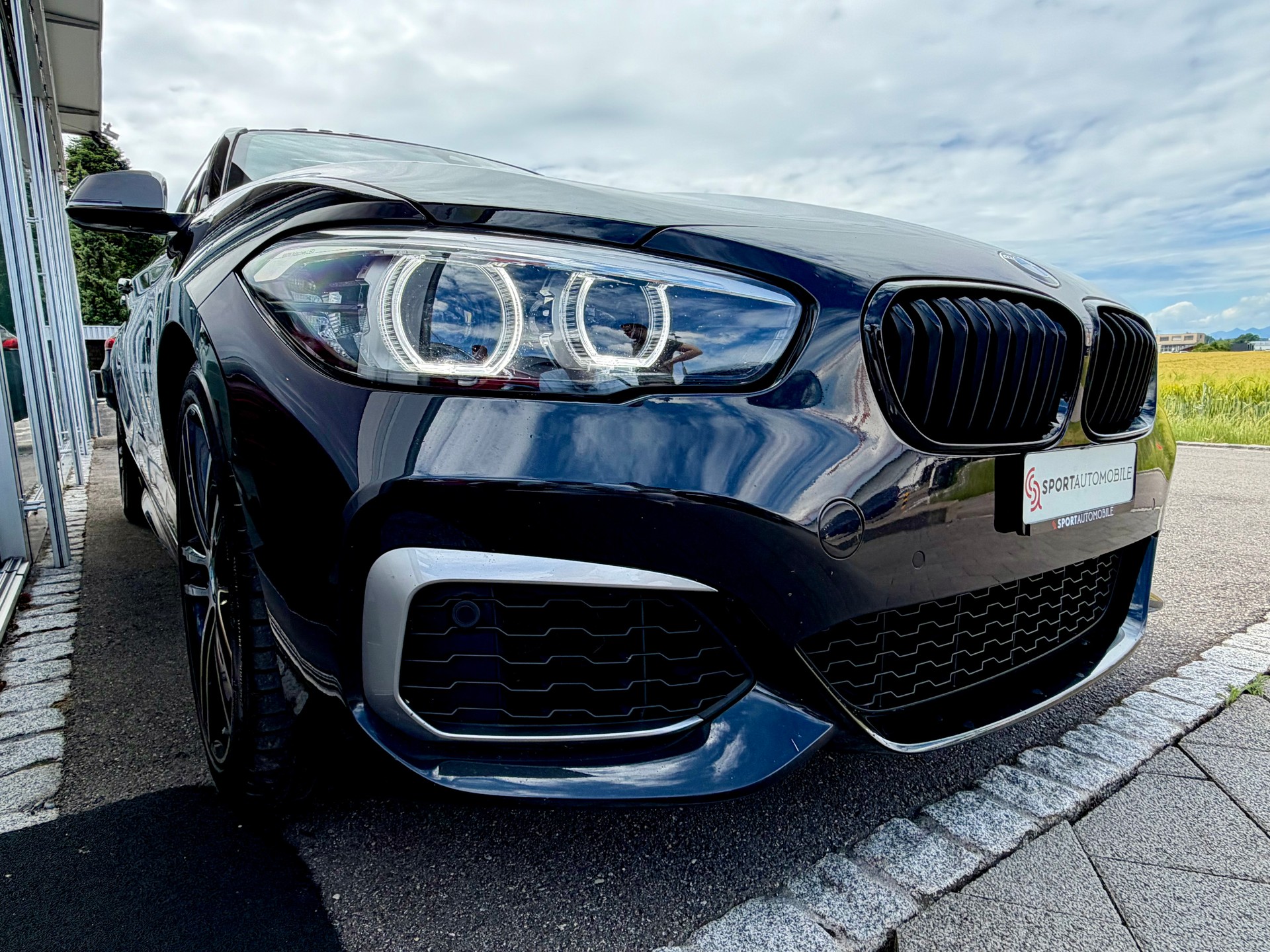 BMW M140i xDrive Steptronic-image-3