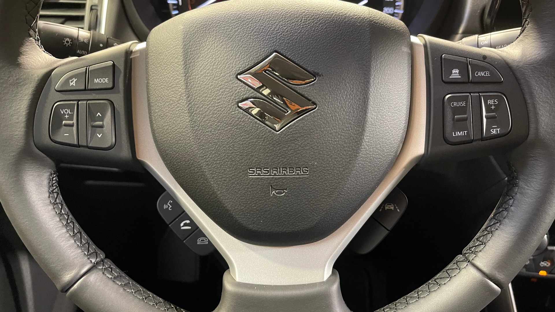 SUZUKI S-Cross 1.4 16V Compact+ MHD 4WD-image-19