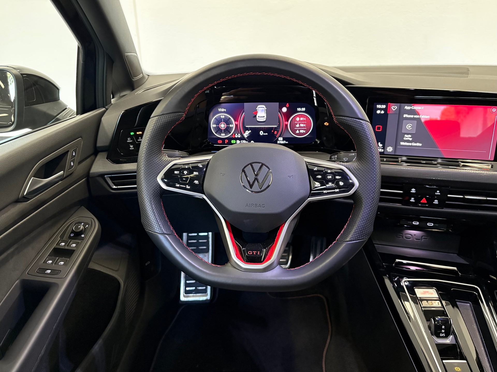 VW Golf 2.0 TSI GTI DSG "ALL BLACK"-image-17