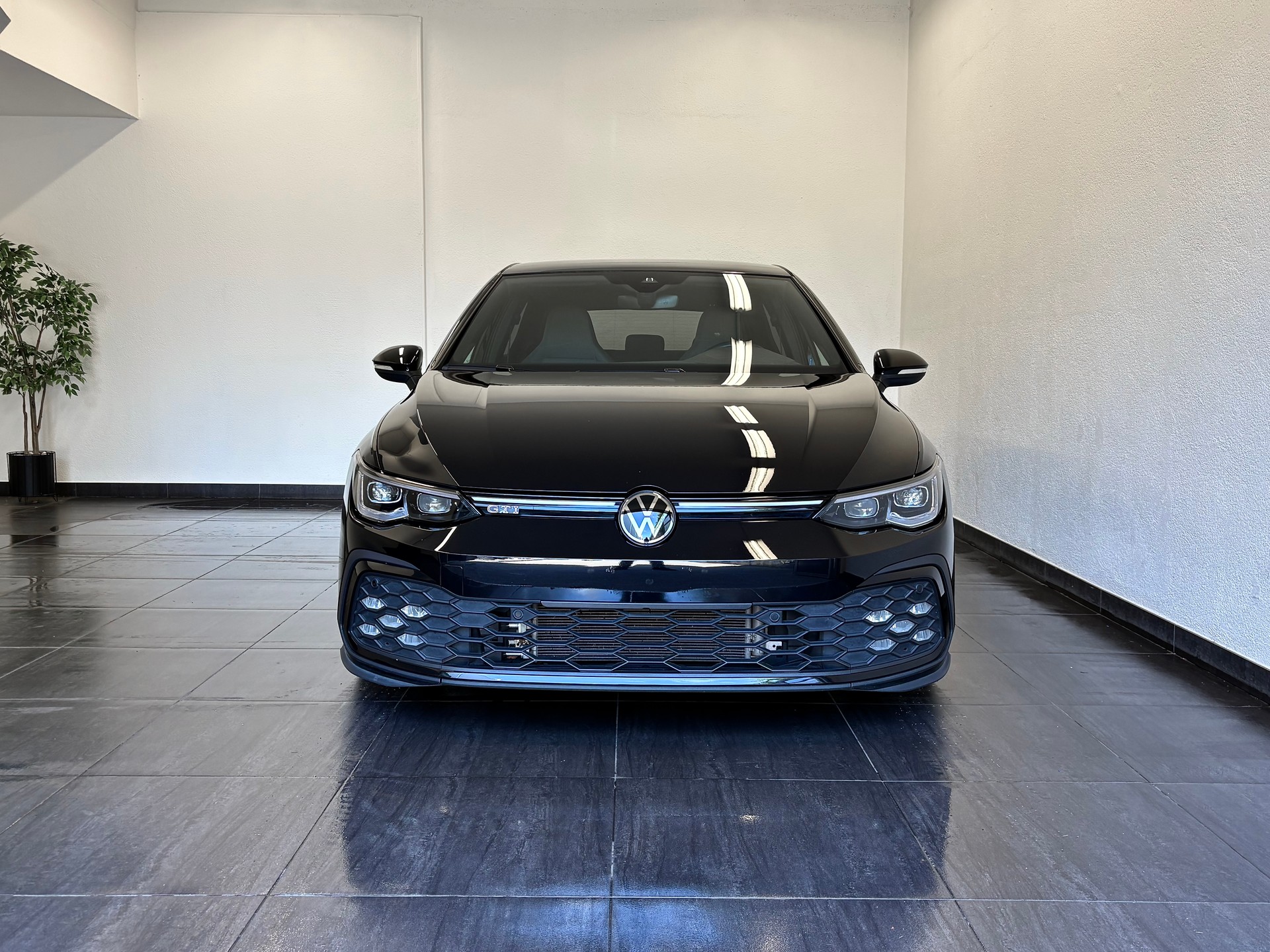 VW Golf 2.0 TSI GTI DSG "ALL BLACK"-showroom-element-3