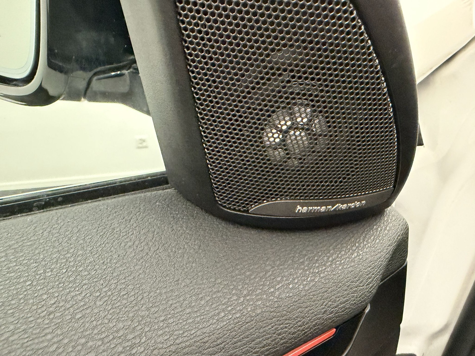 BMW X1 xDrive 25i M Sport Steptronic-image-18