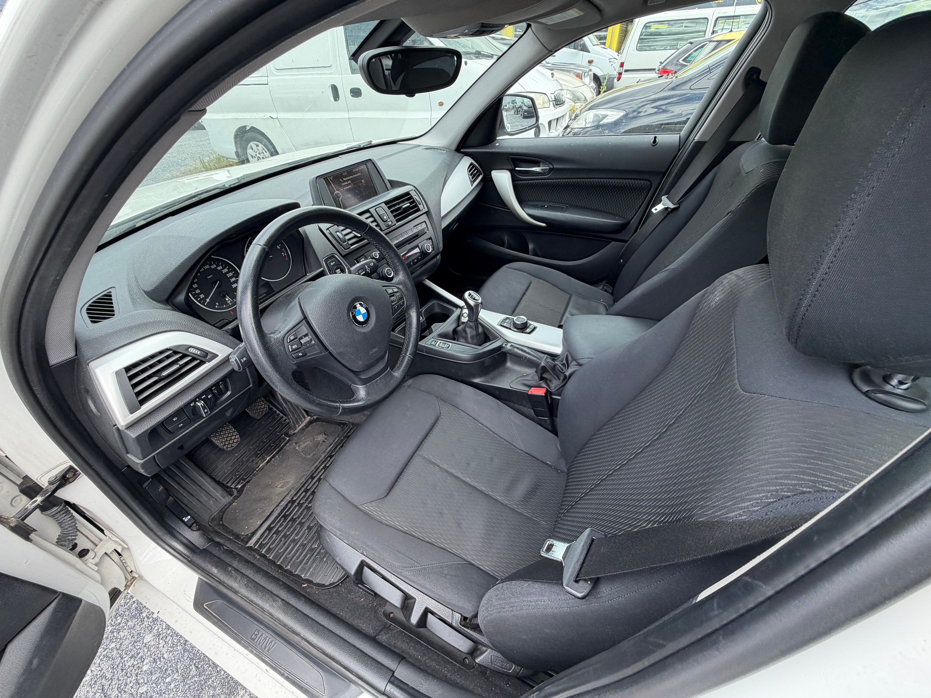 BMW 116i-image-9