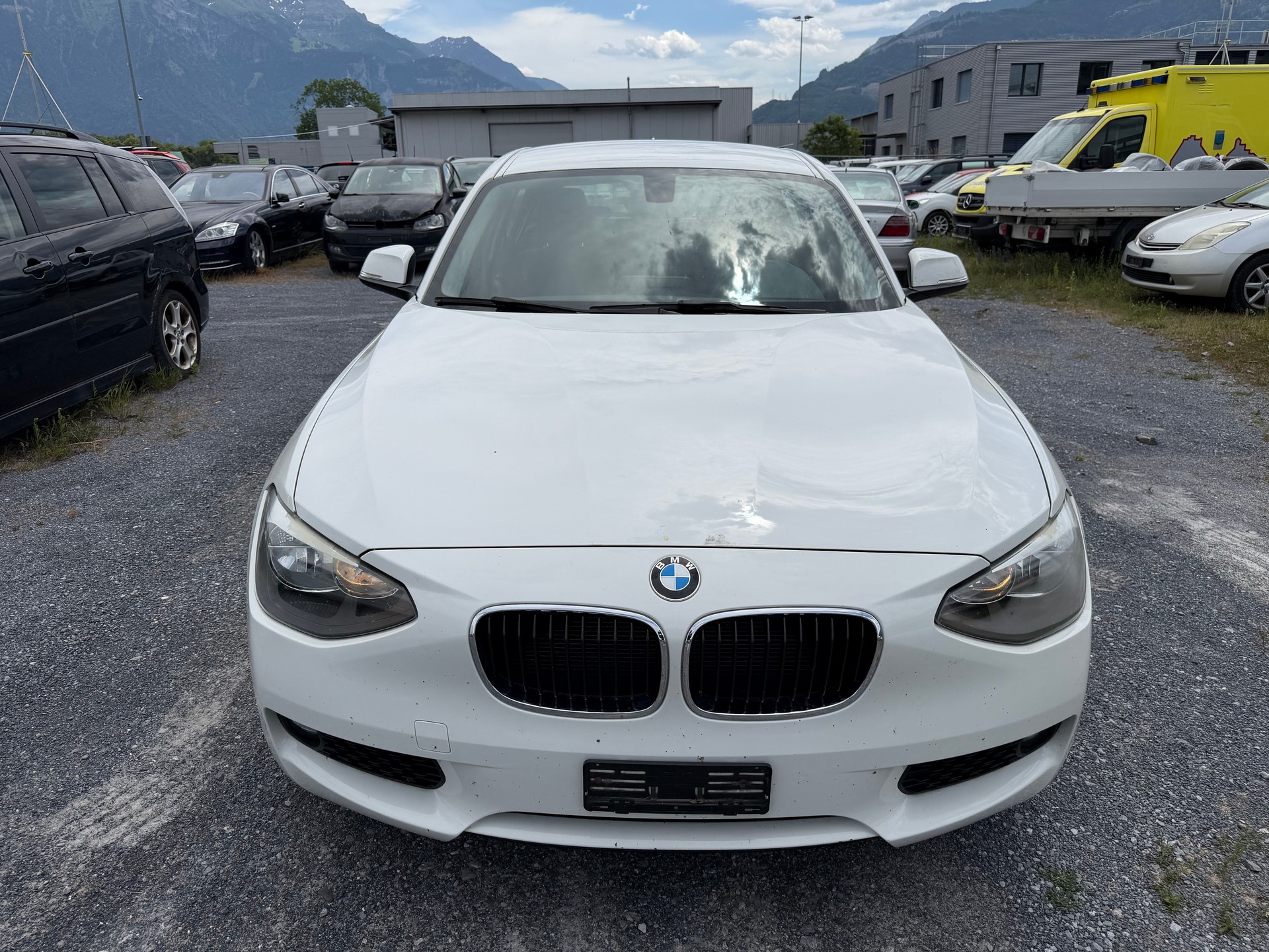 BMW 116i-image-1