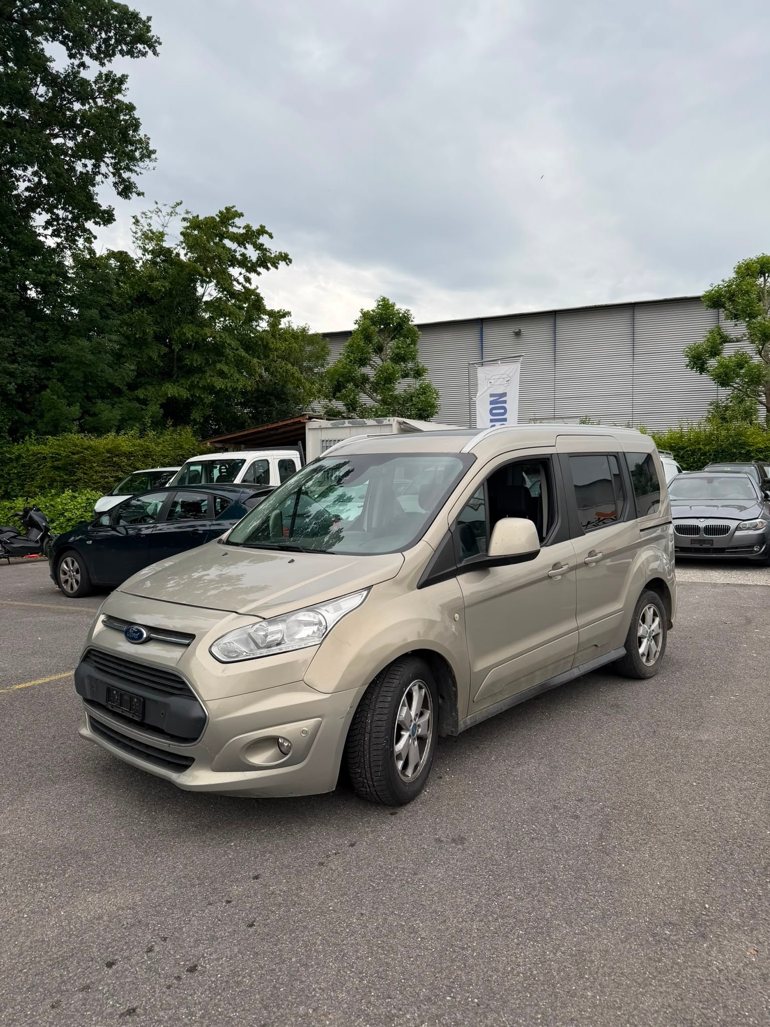 FORD Tourneo Connect 1.0 SCTi Titanium-image-0