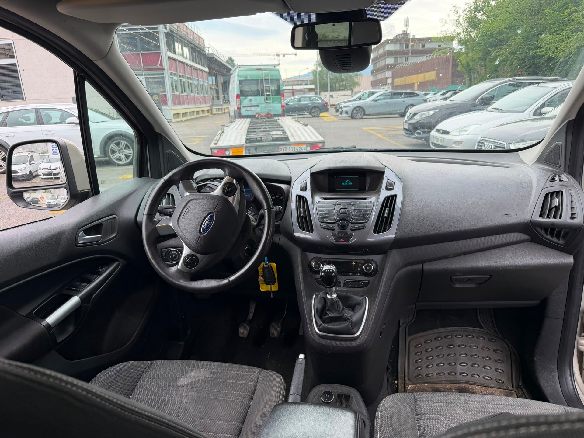 FORD Tourneo Connect 1.0 SCTi Titanium-image-8