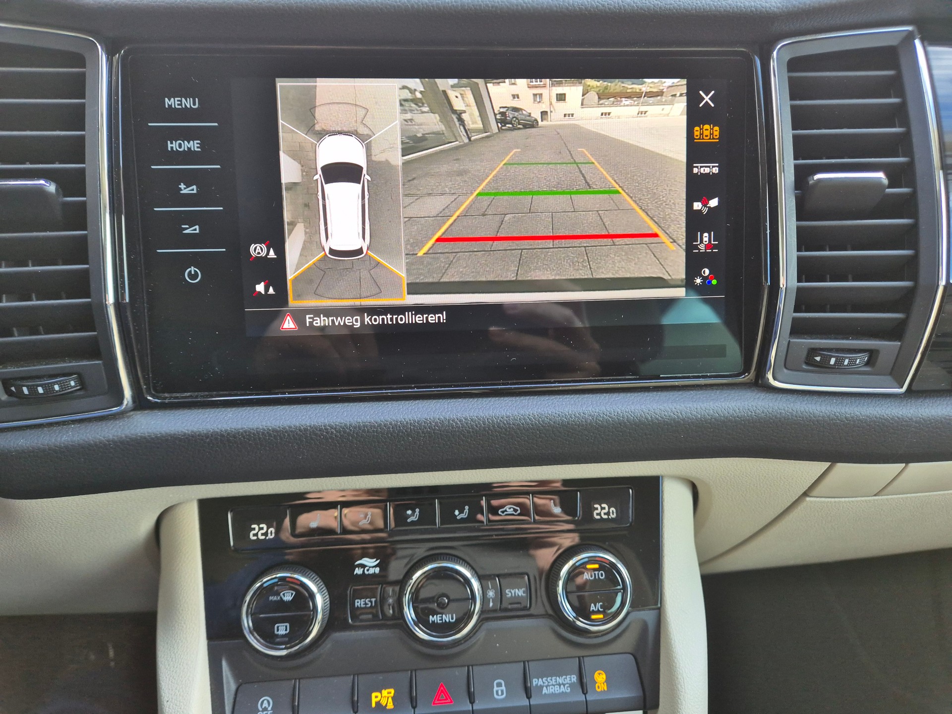 SKODA Kodiaq 2.0 TSI 4x4 Style-image-12