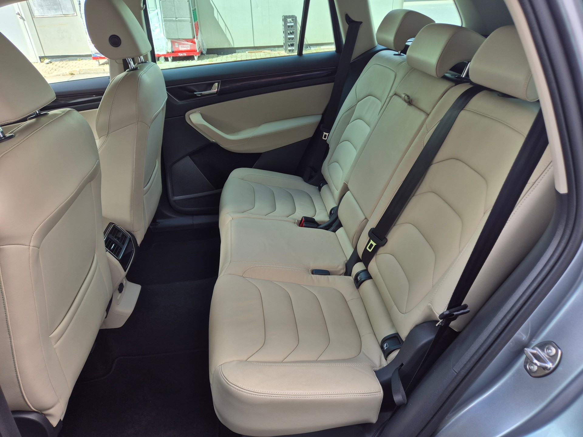 SKODA Kodiaq 2.0 TSI 4x4 Style-image-8