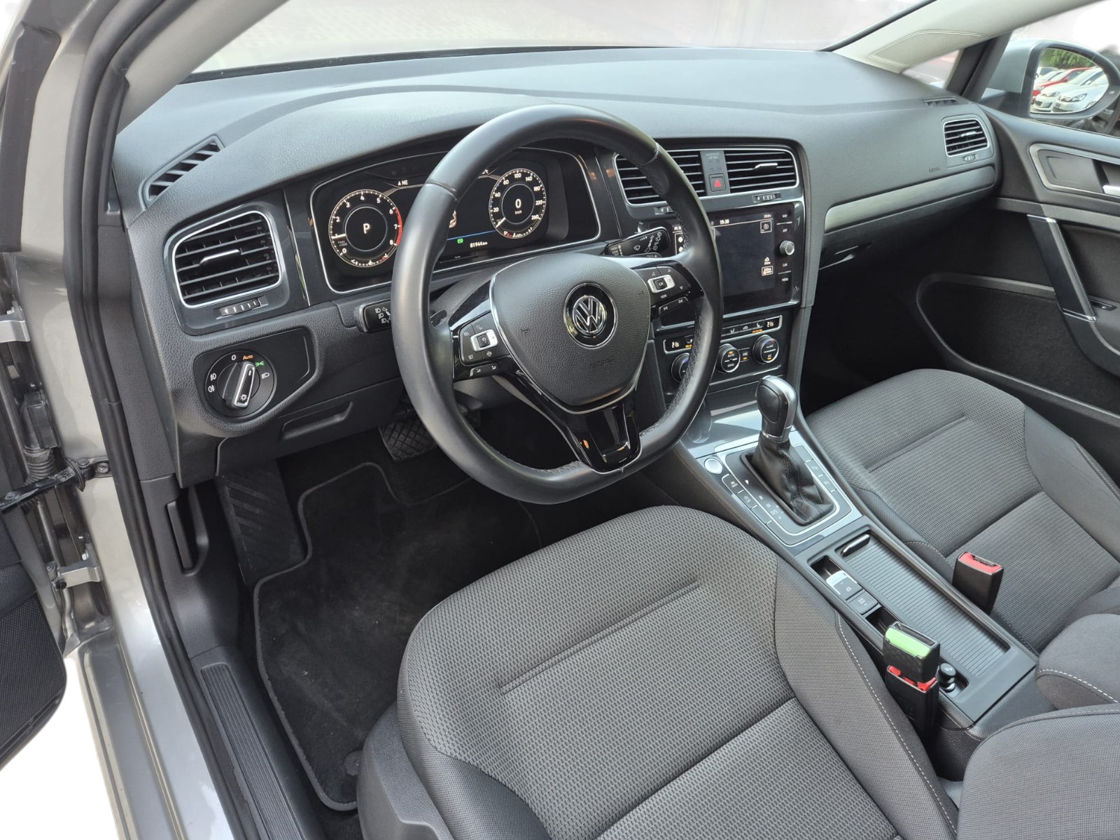 VW Golf 1.5 TSI EVO Highline DSG-image-11
