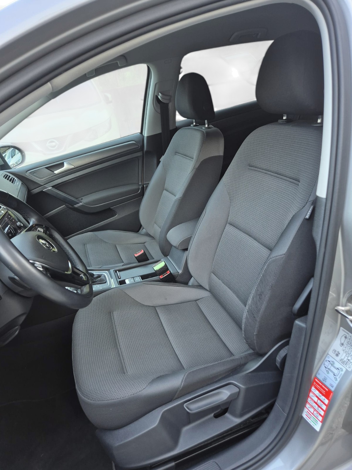 VW Golf 1.5 TSI EVO Highline DSG-image-12