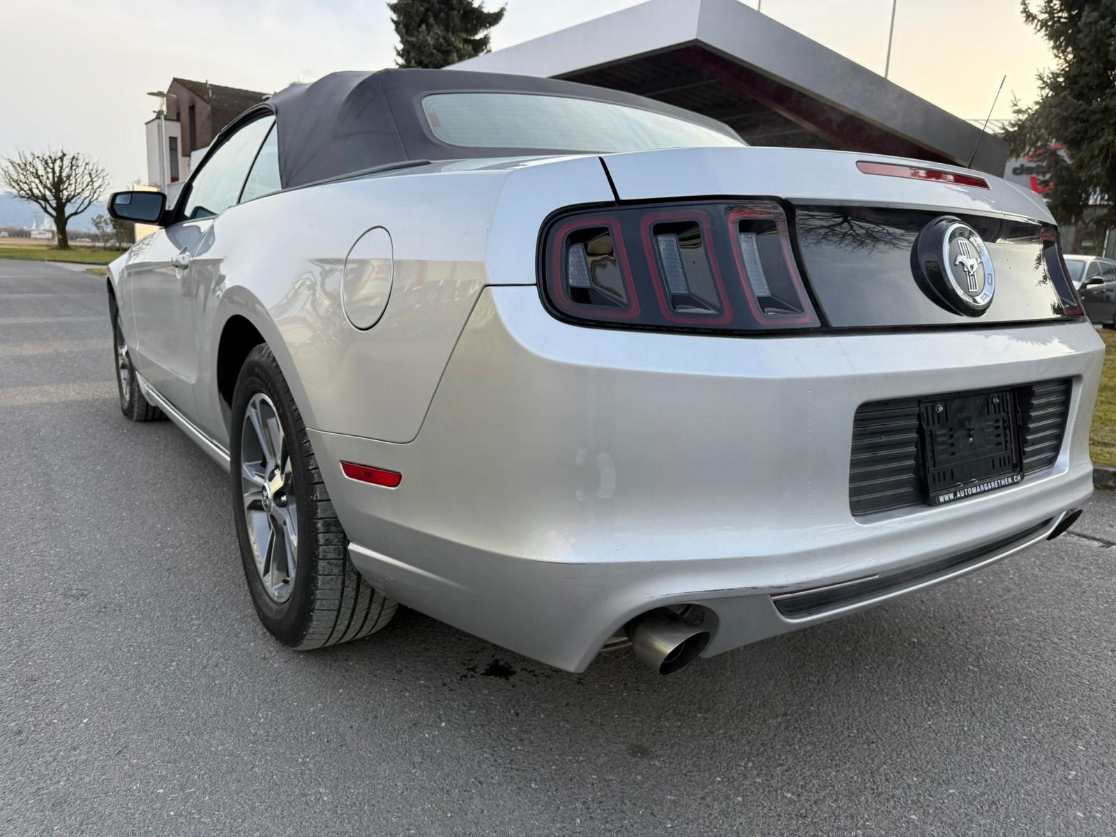 FORD MUSTANG 3.7 Cabrio-image-8