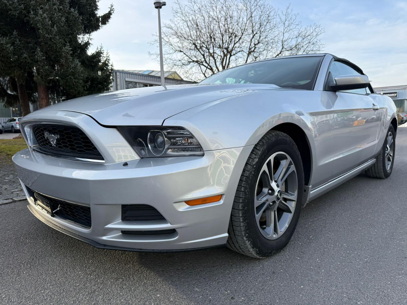 FORD MUSTANG 3.7 Cabrio-image-0