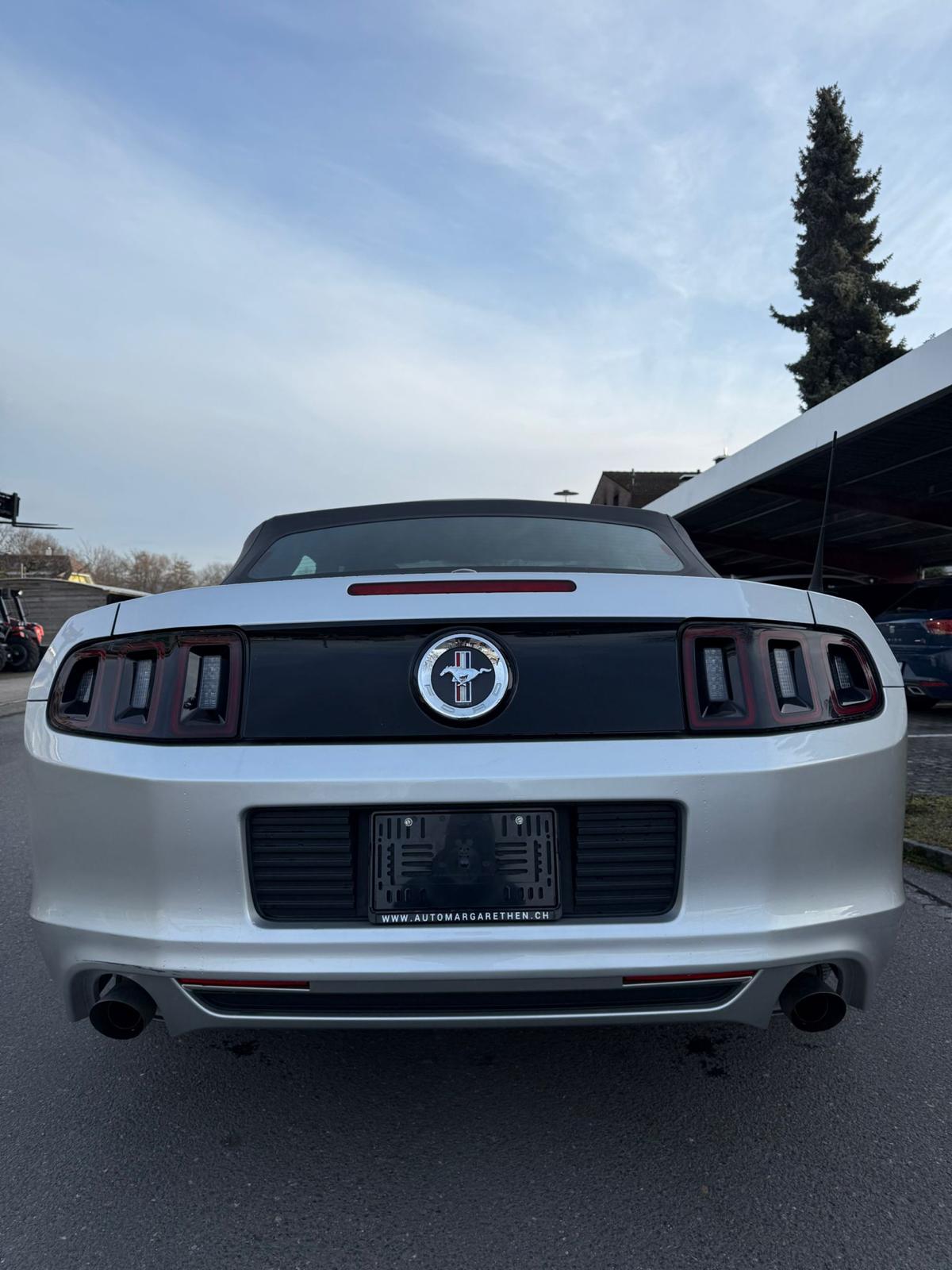 FORD MUSTANG 3.7 Cabrio-image-6