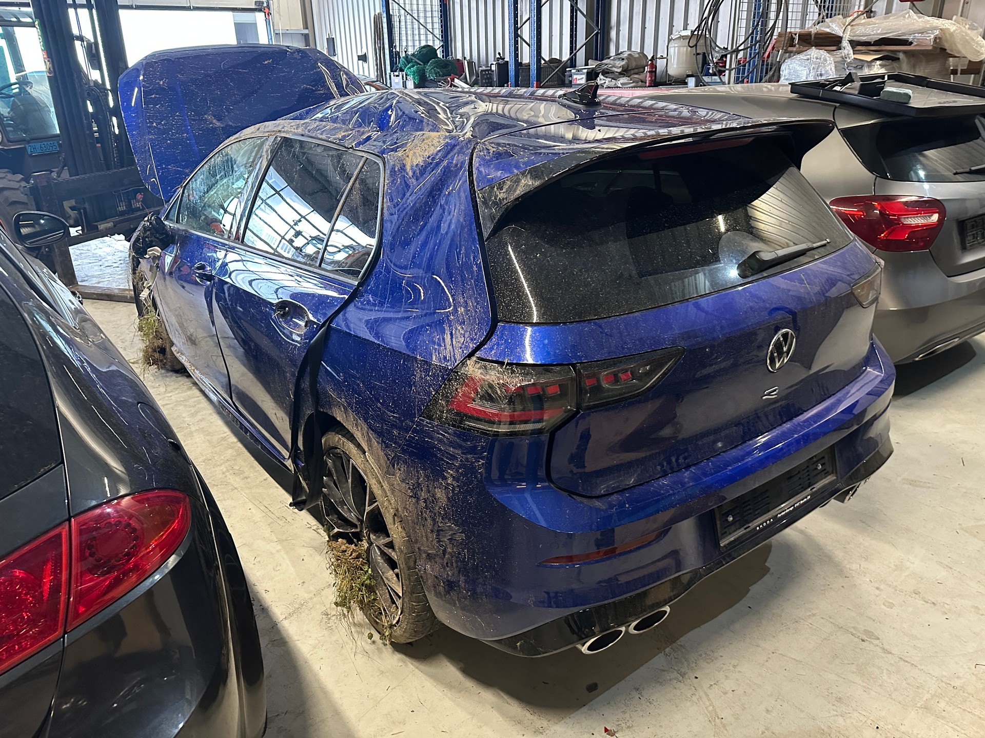 VW Golf 2.0 TSI R DSG 4 Motion-image-1