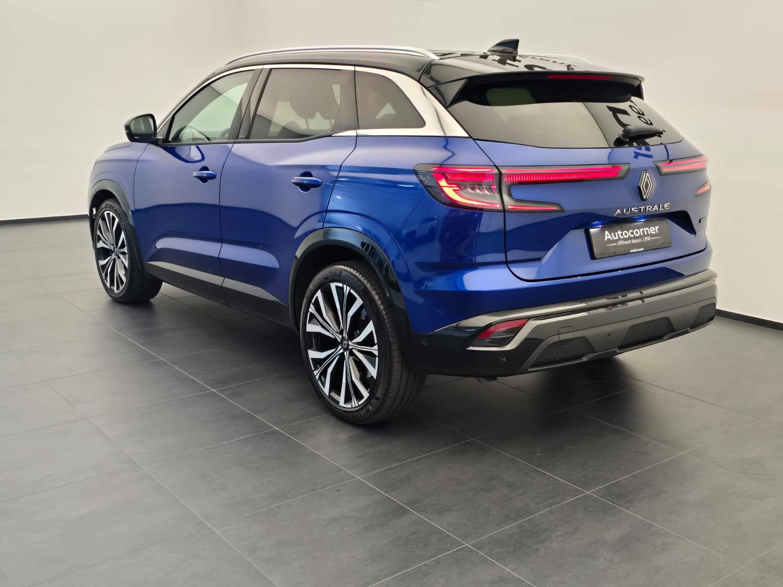 RENAULT Austral 1.2 HEV 200 Iconic A-image-8