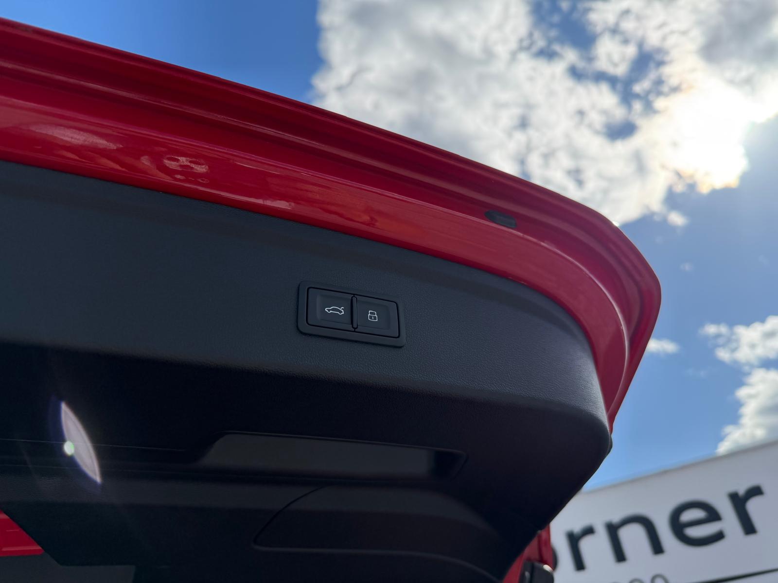 AUDI RS3 Sportback 2.5 TSI quattro S-tronic-image-12
