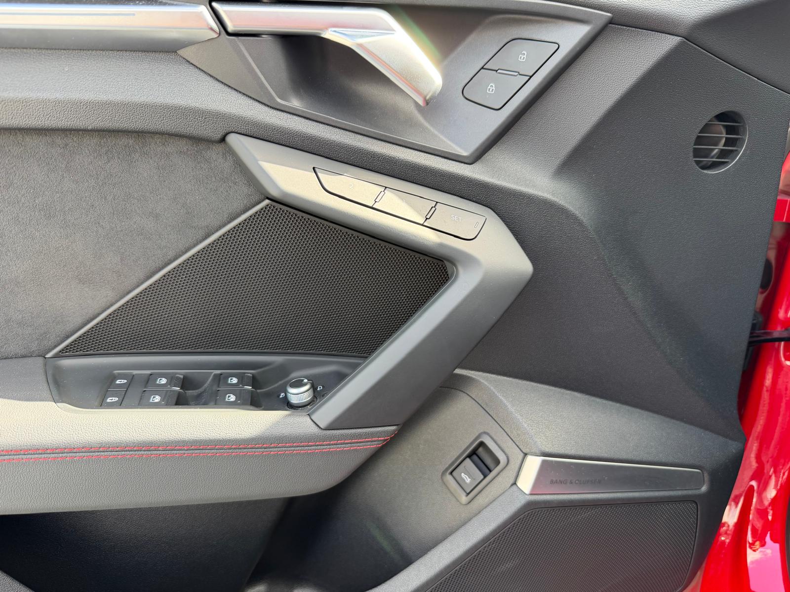 AUDI RS3 Sportback 2.5 TSI quattro S-tronic-image-9