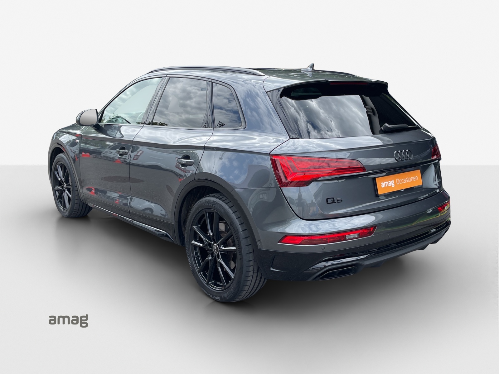 AUDI Q5 40 TDI Black Edition quattro S-tronic-image-2