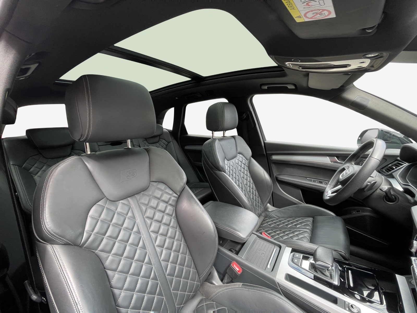 AUDI Q5 40 TDI Black Edition quattro S-tronic-image-14