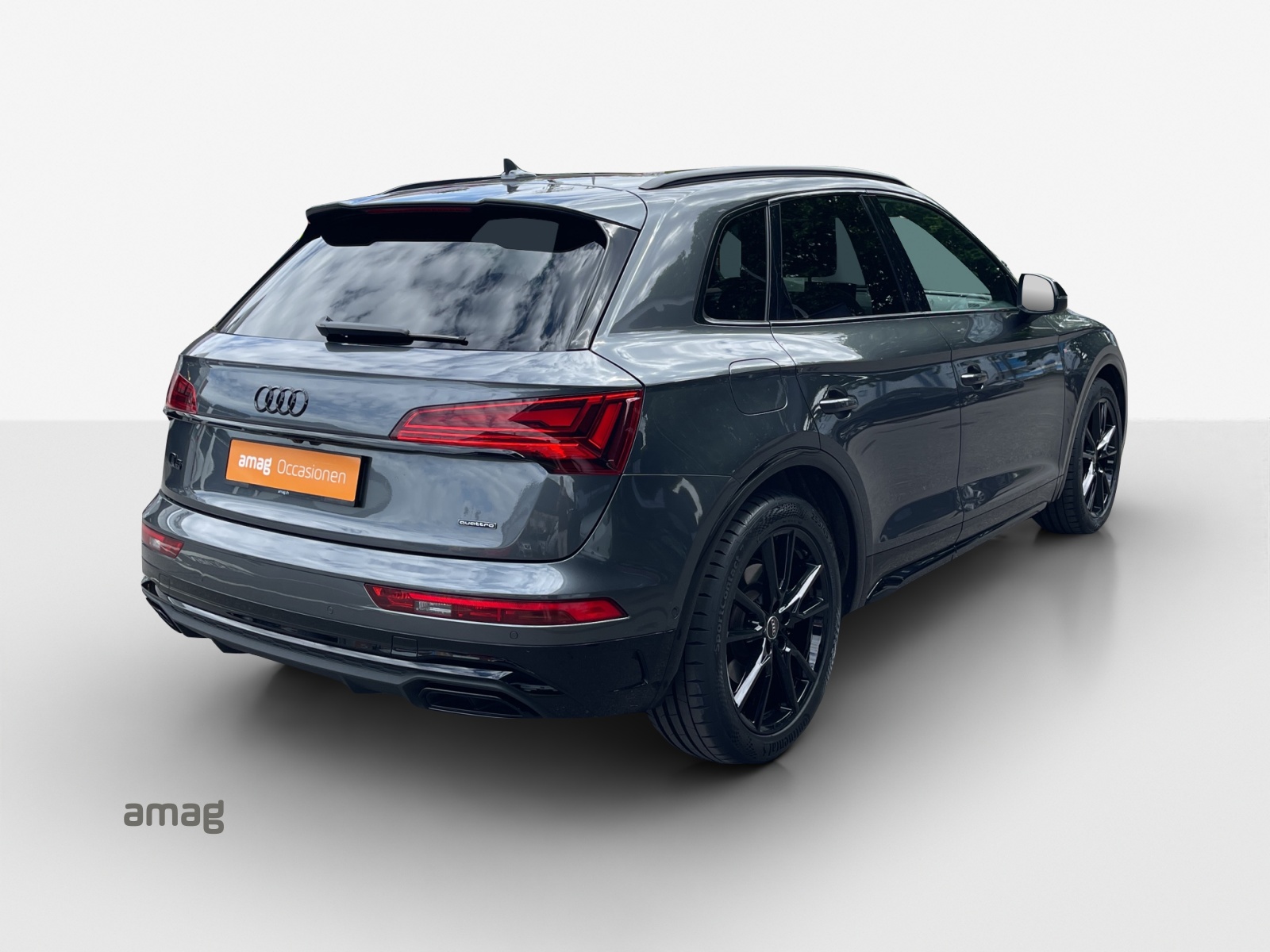 AUDI Q5 40 TDI Black Edition quattro S-tronic-image-4