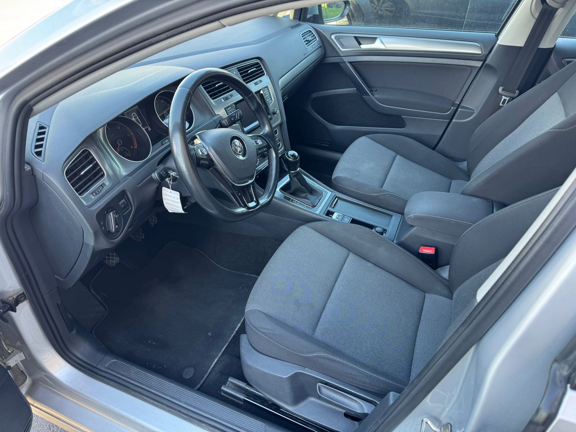 VW Golf 1.6 TDI Comfortline-image-9
